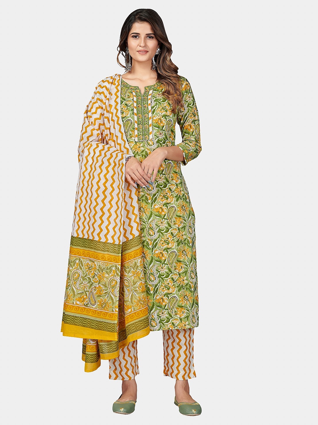 

Vbuyz Women Green Printed Pleated Pure Cotton Kurti with Trousers & With Dupatta