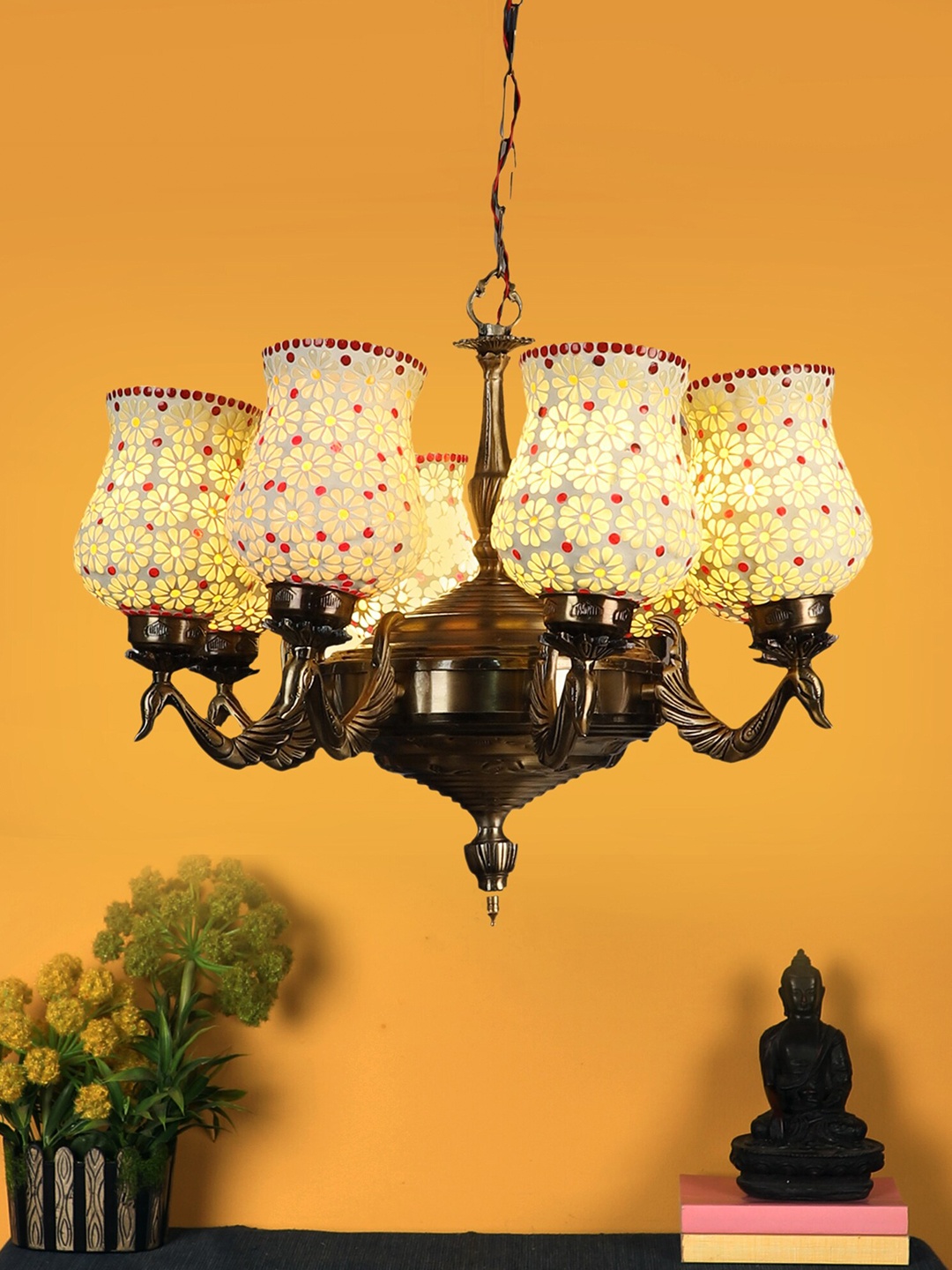 

MFD HOME FURNISHING Gold-Toned & Off White Aluminium Traditional Cluster Light