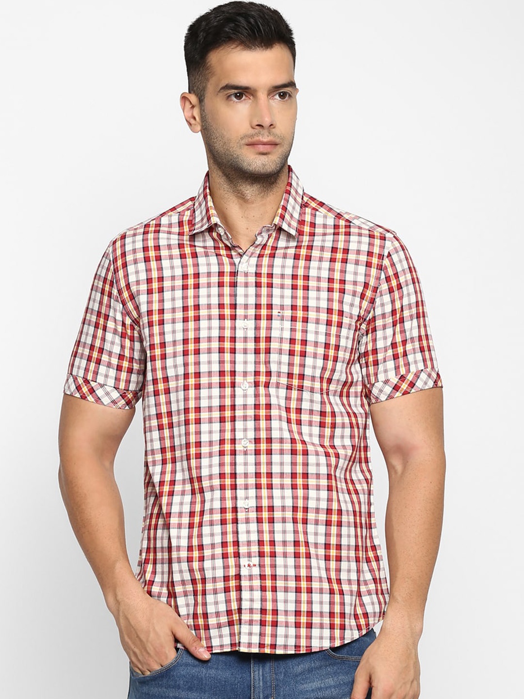 

Red Chief Men Red Opaque Checked Casual Shirt
