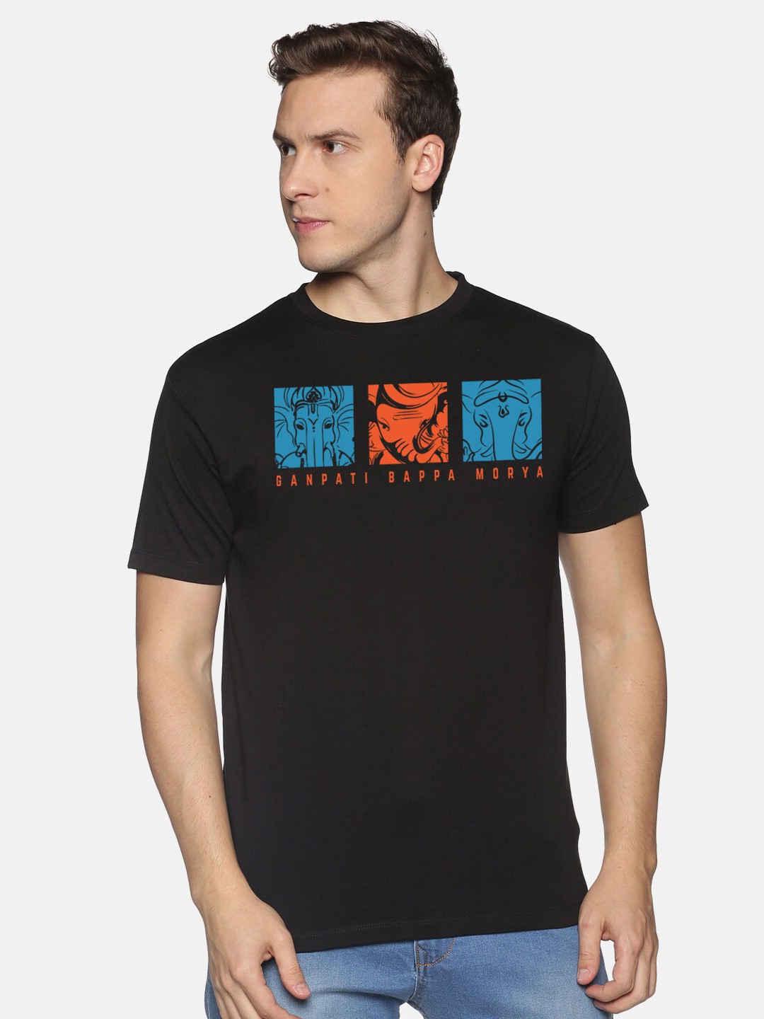 

MASH UNLIMITED Men Black Graphic Printed Slim Fit T-shirt