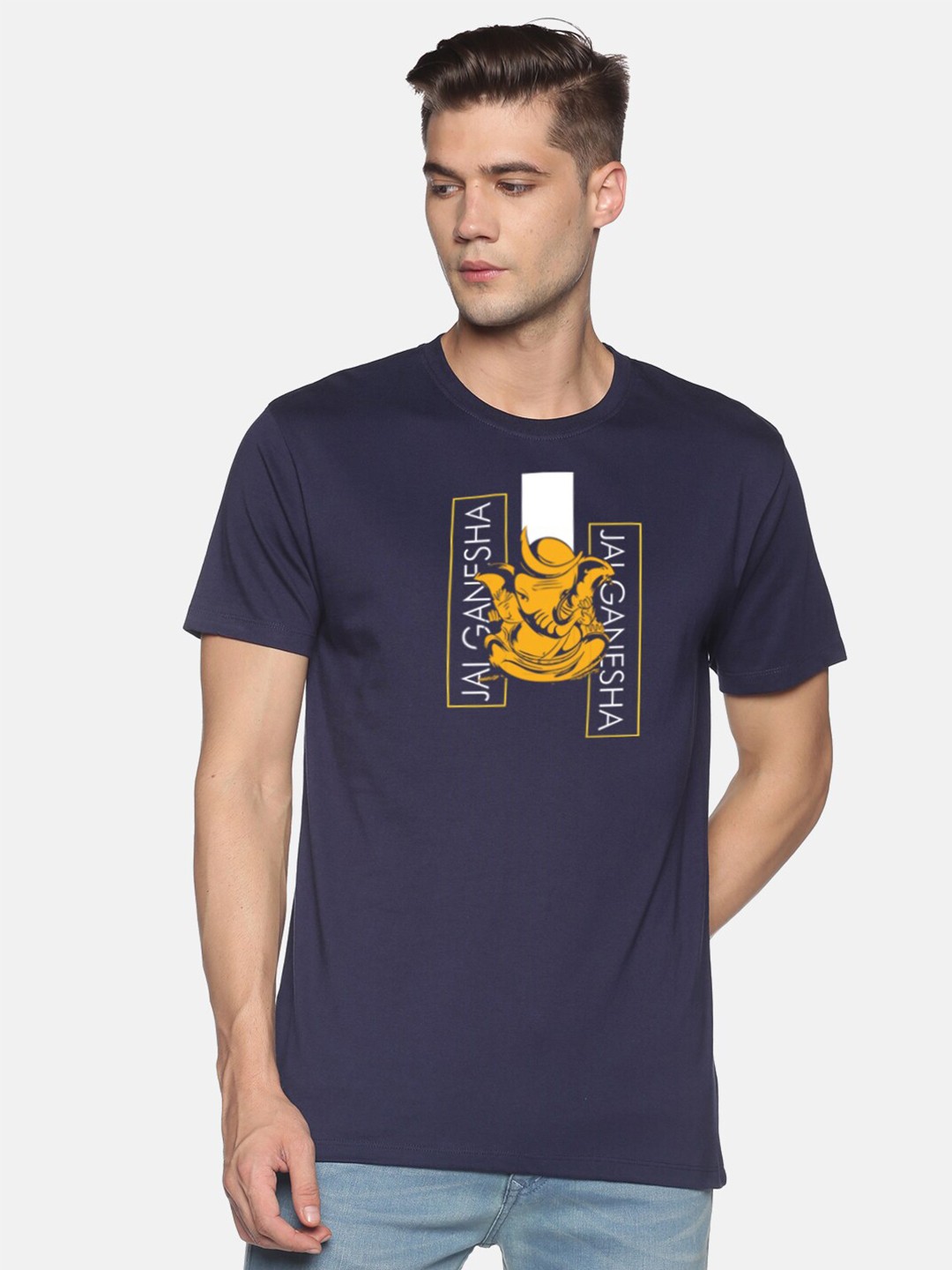 

MASH UNLIMITED Men Navy Blue & Yellow Graphic Printed Slim Fit T-shirt