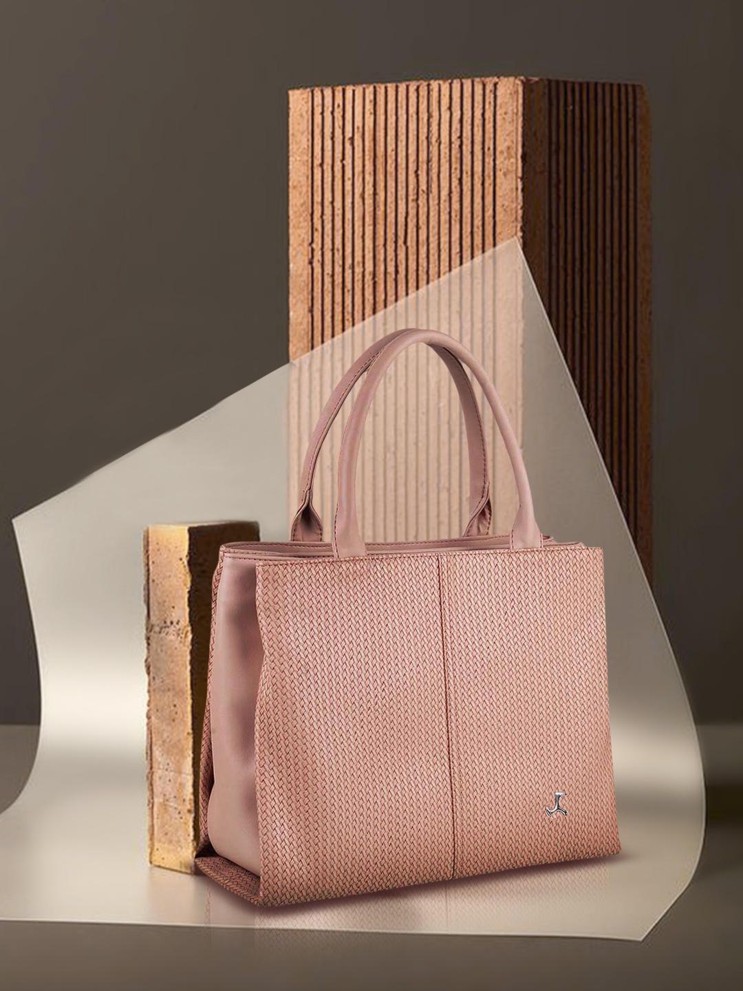 

Mochi Women Pink Textured PU Swagger Handheld Bag with Detachable Strap