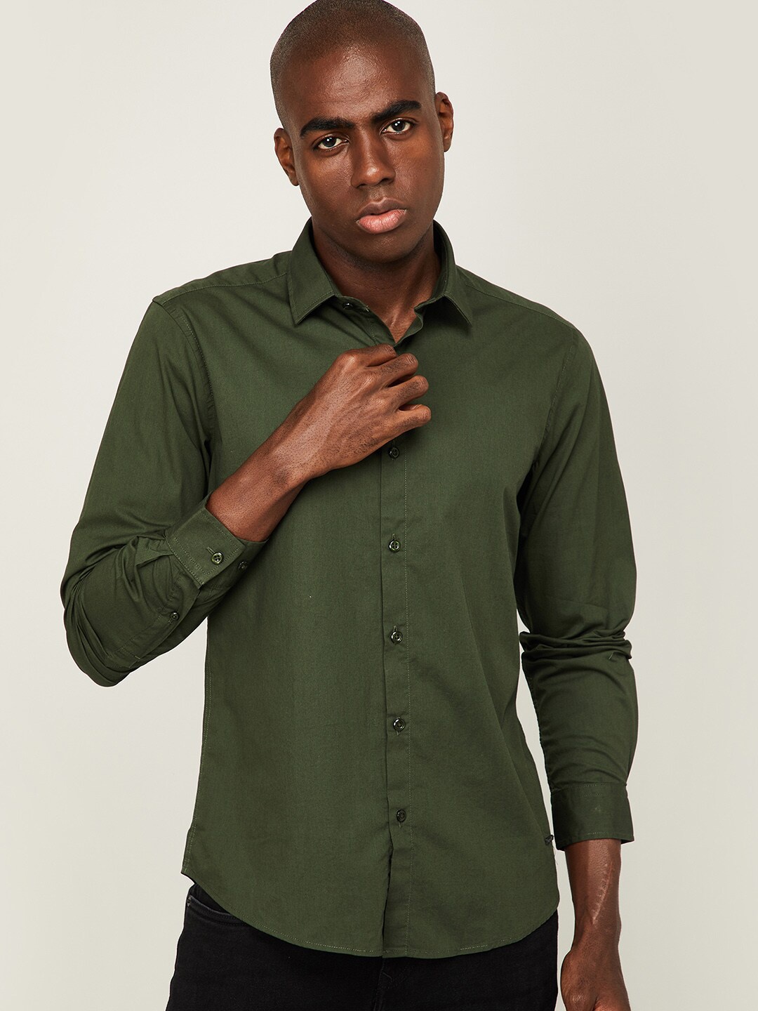 

Bossini Men Olive Green Opaque Cotton Casual Shirt