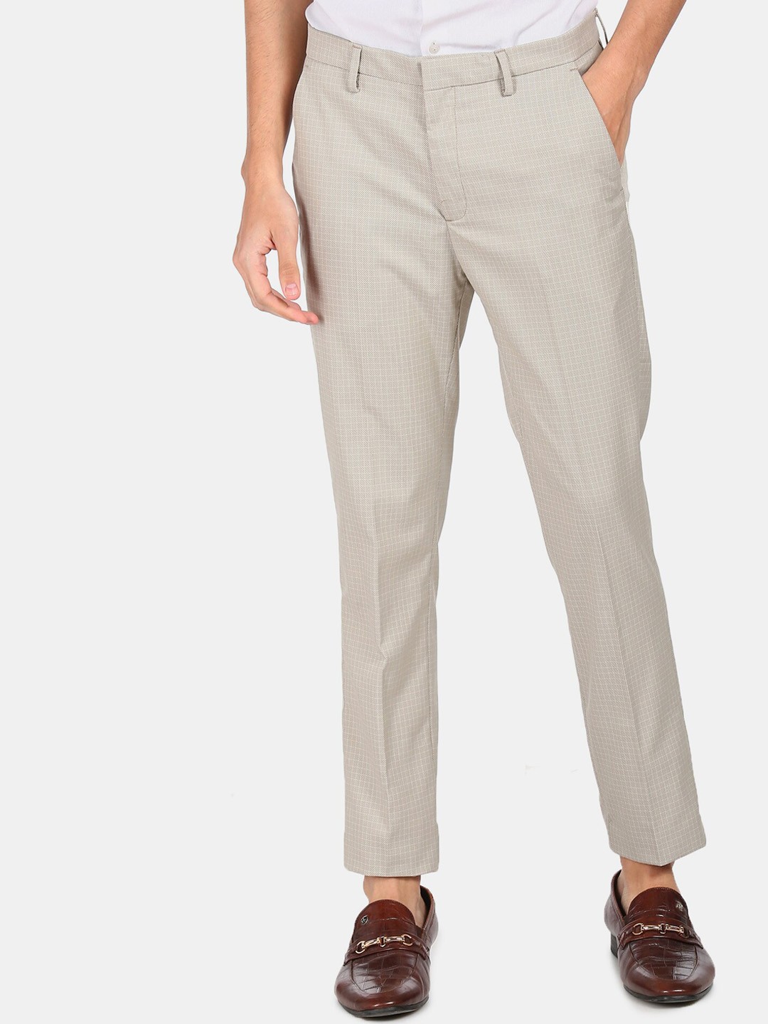 

Arrow New York Men Beige & White Checked Formal Trousers