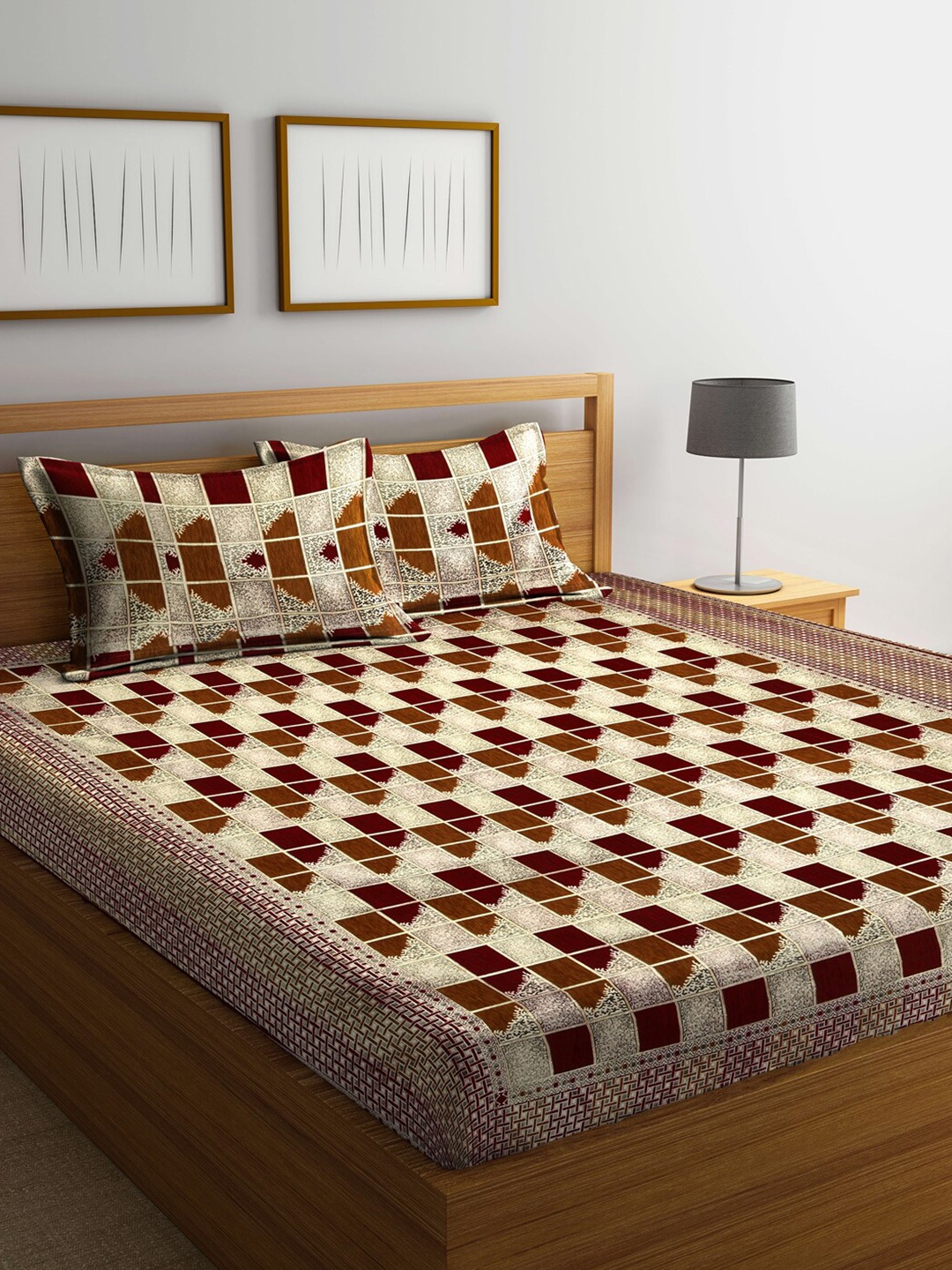 

Arrabi Red & Brown Geometric 300 TC King Bedsheet with 2 Pillow Covers