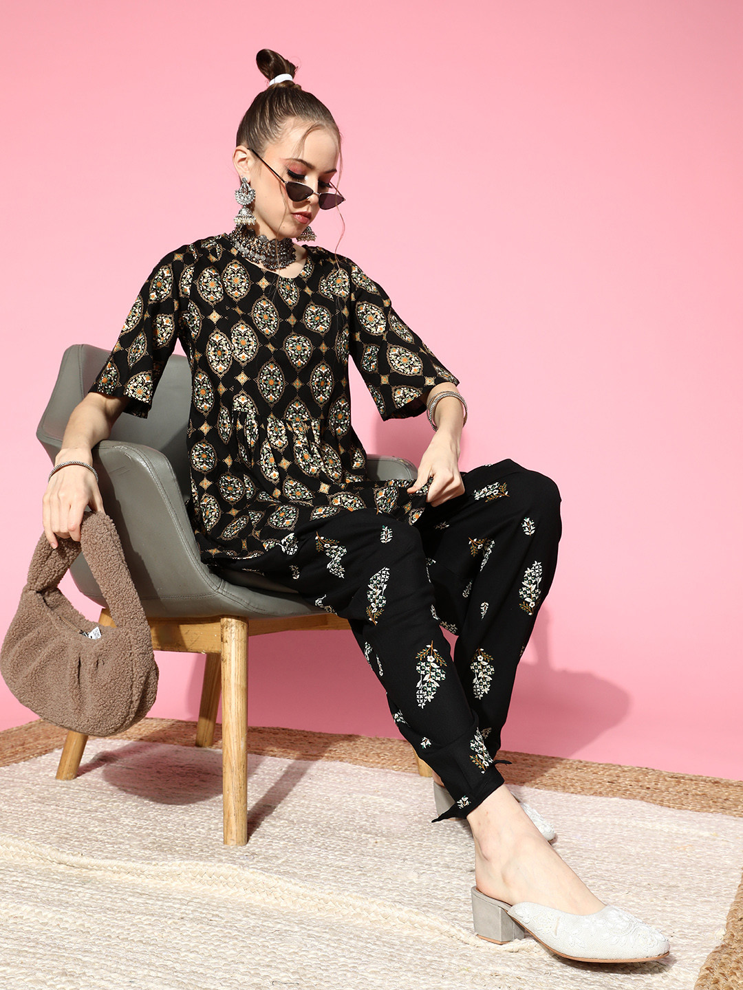 

Sangria Women Black & White Ethnic Motifs Viscose Rayon Draped Luxe Kurta Set
