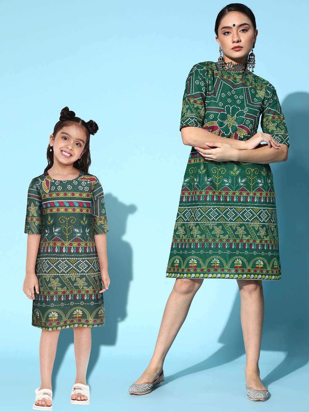 

Sangria Women Gorgeous Green Ethnic Motifs Dress