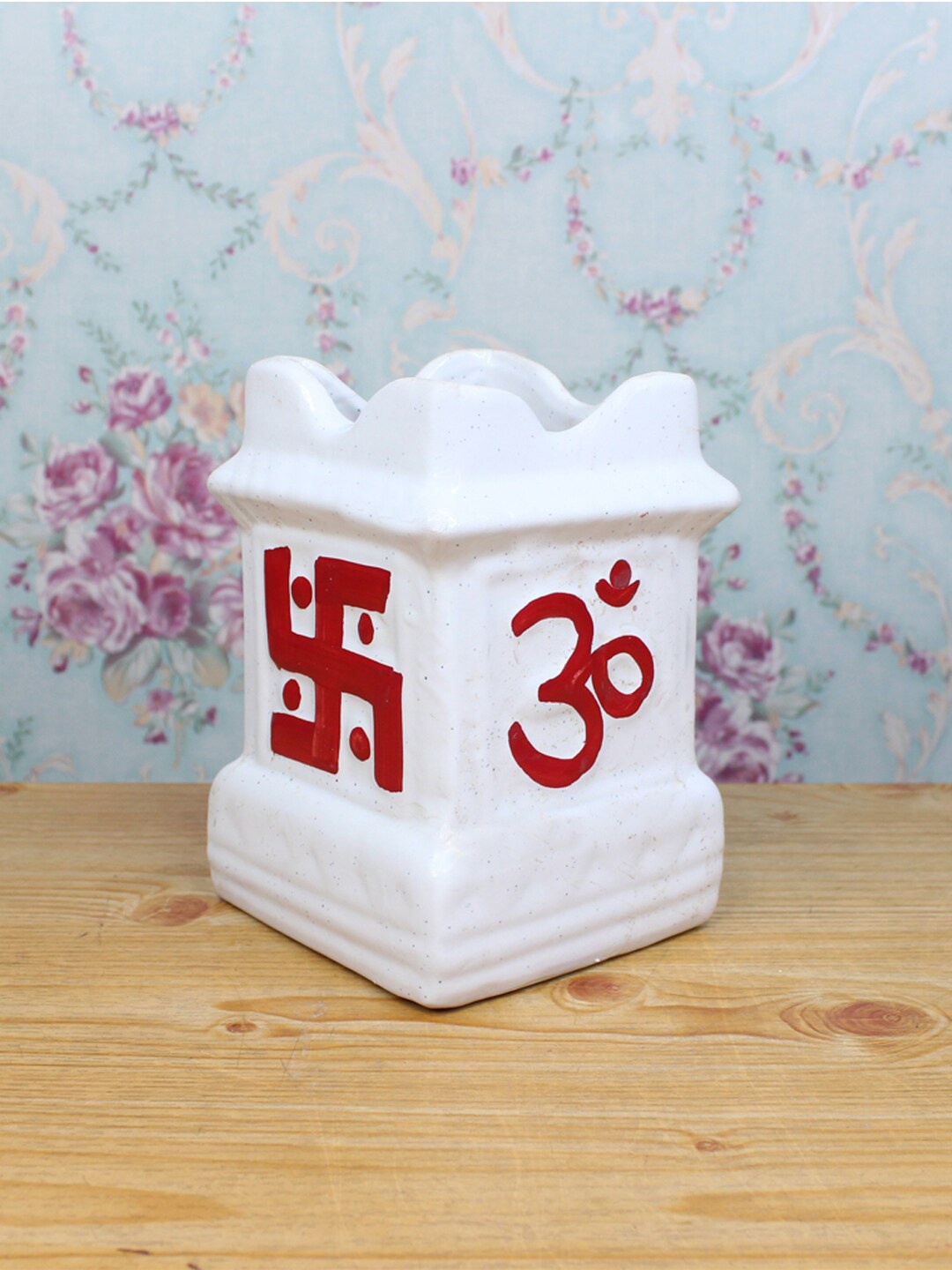 

Wonderland White Tulsi Planter