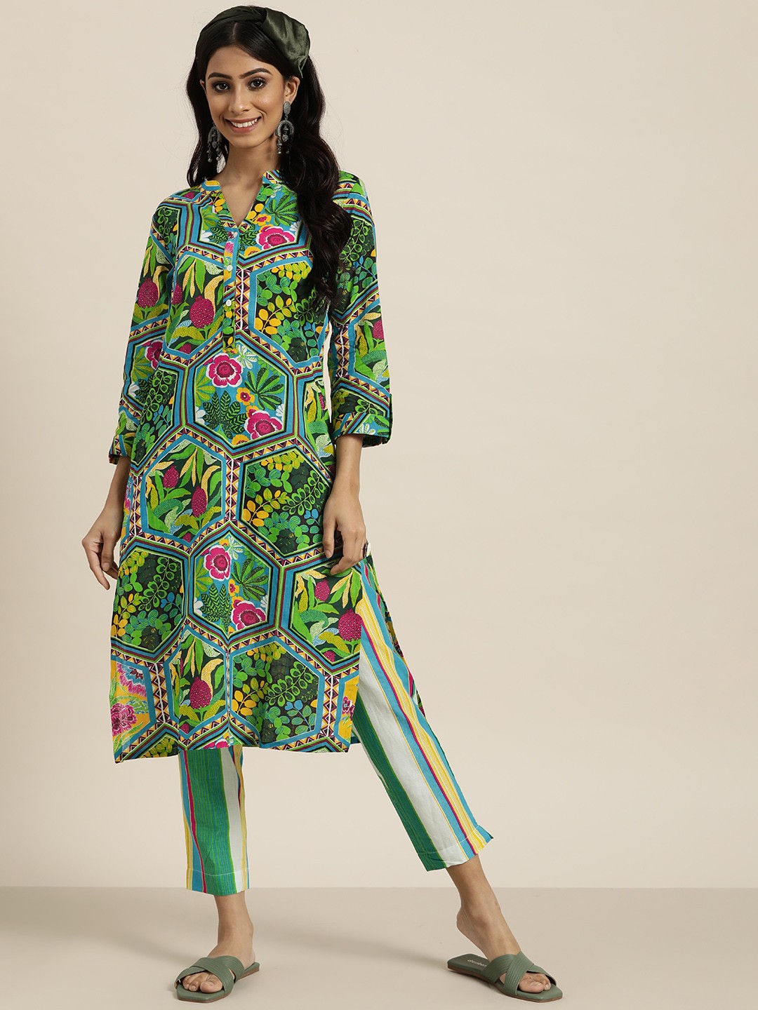 

Sangria Women Green & Blue Pure Cotton Floral Print Kurta with Trousers