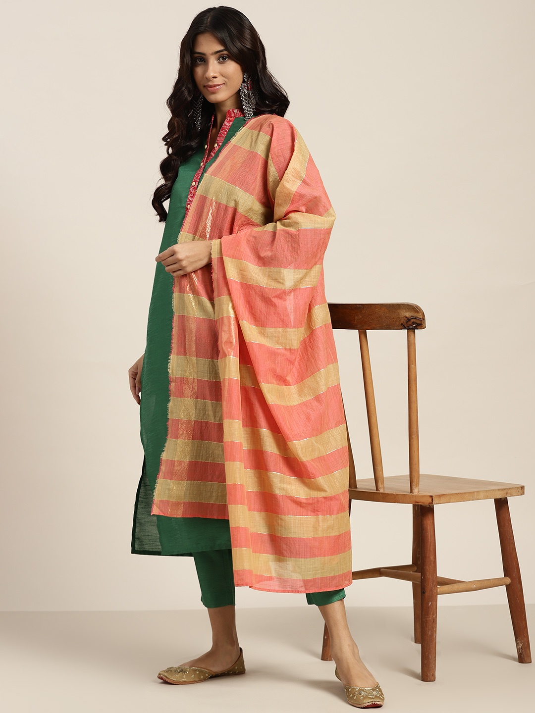

Sangria Women Green & Peach-Coloured Solid Straight Kurta with Trousers & Striped Dupatta