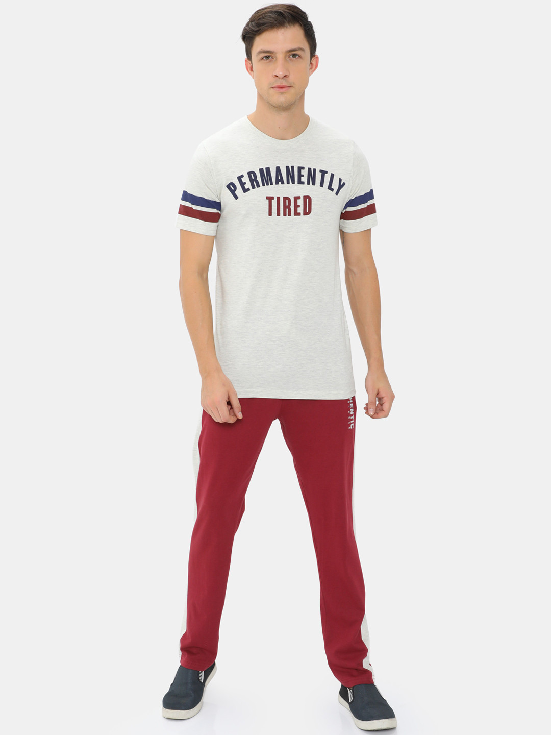 

Masculino Latino Men Off-White & Maroon Printed Pure Cotton Tracksuit