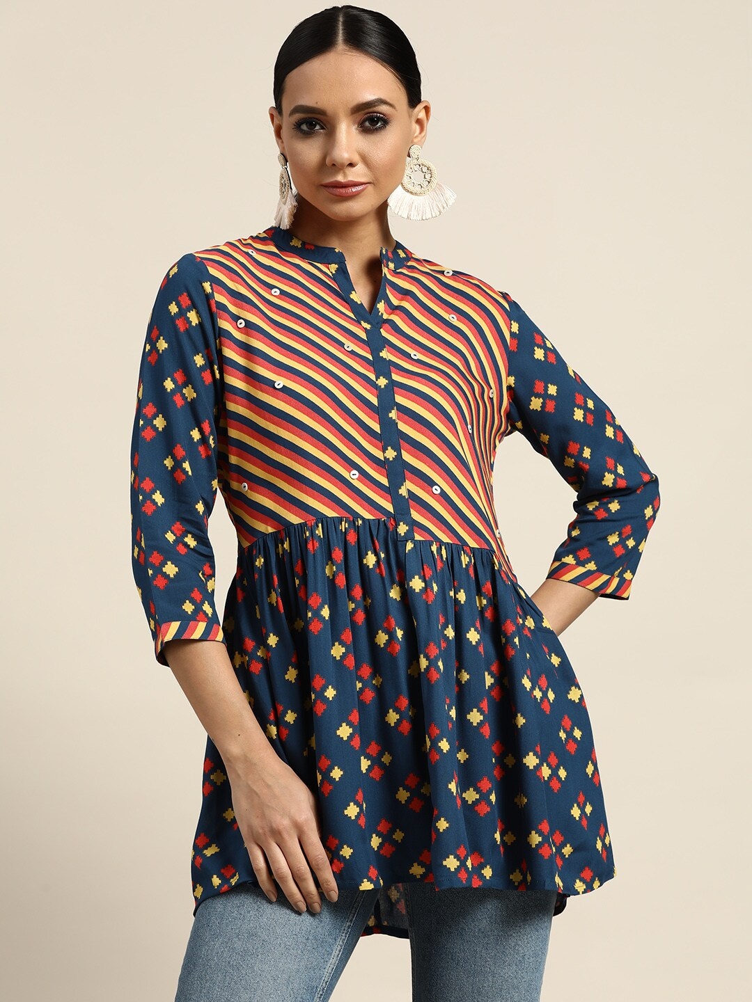 

Sangria Navy Blue & Yellow Print Top