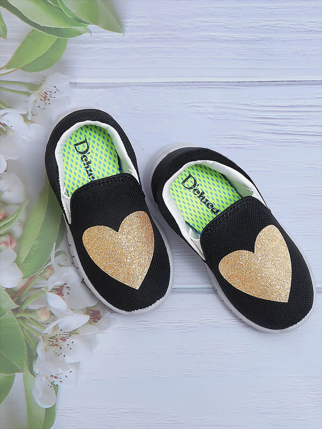 

DChica Girls Black With Gold Heart Applique Slip-On Sneakers