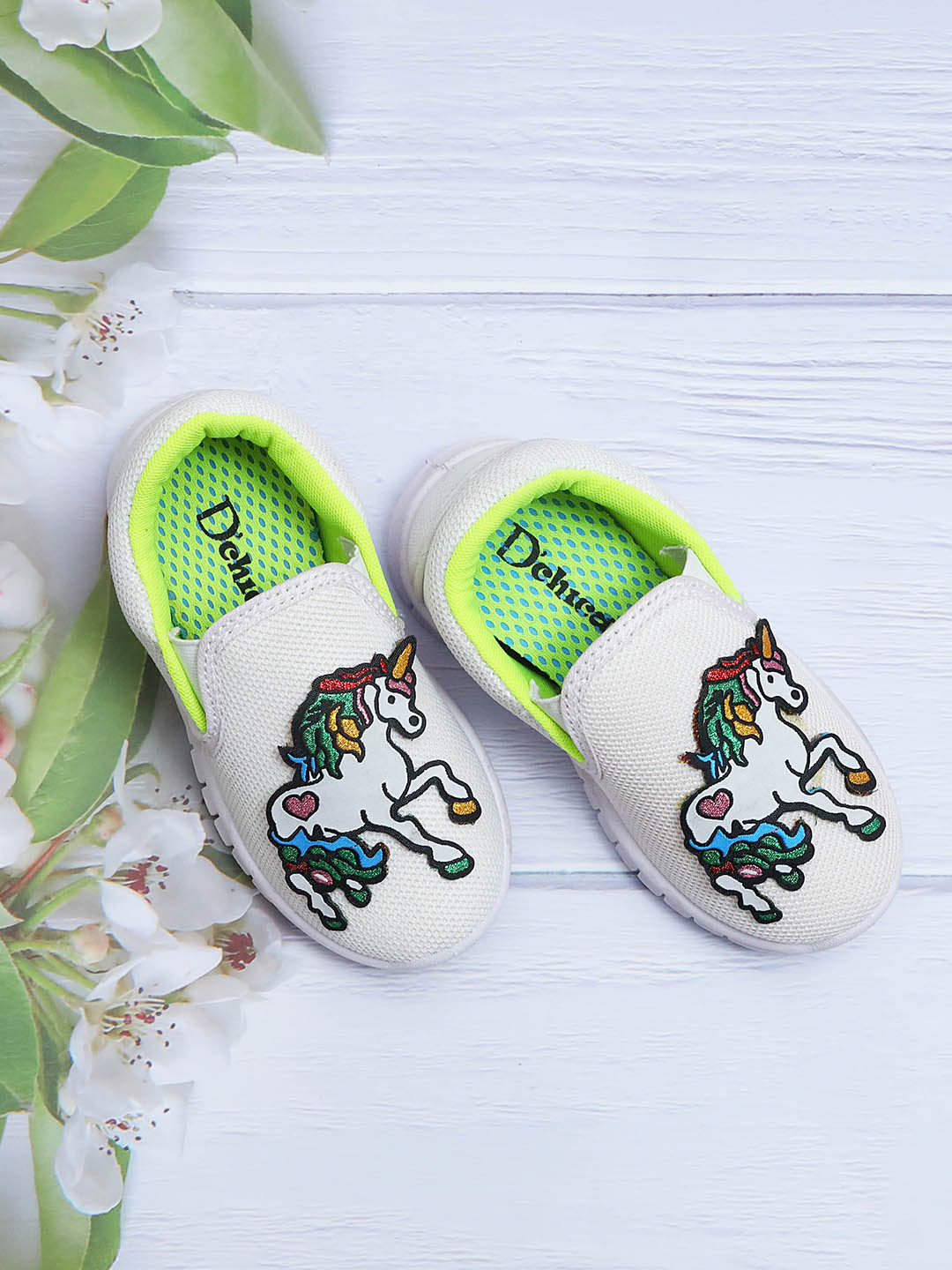 

DChica Girls White Unicorn Applique Slip-On Sneakers