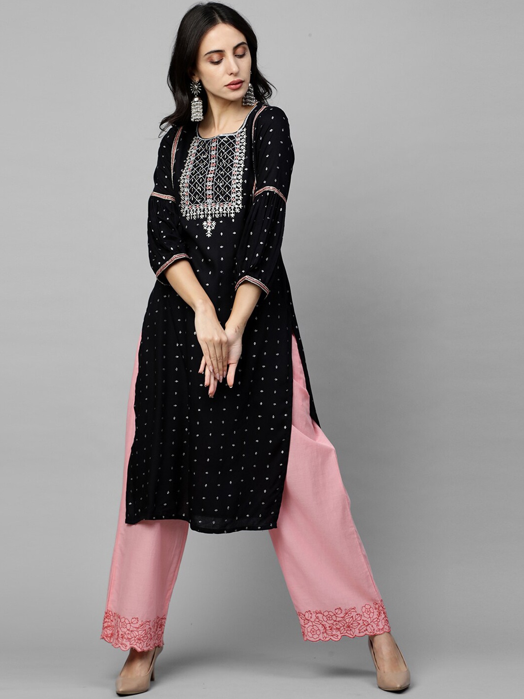 

FASHOR Women Black Geometric Foil Printed Thread Work Kurta