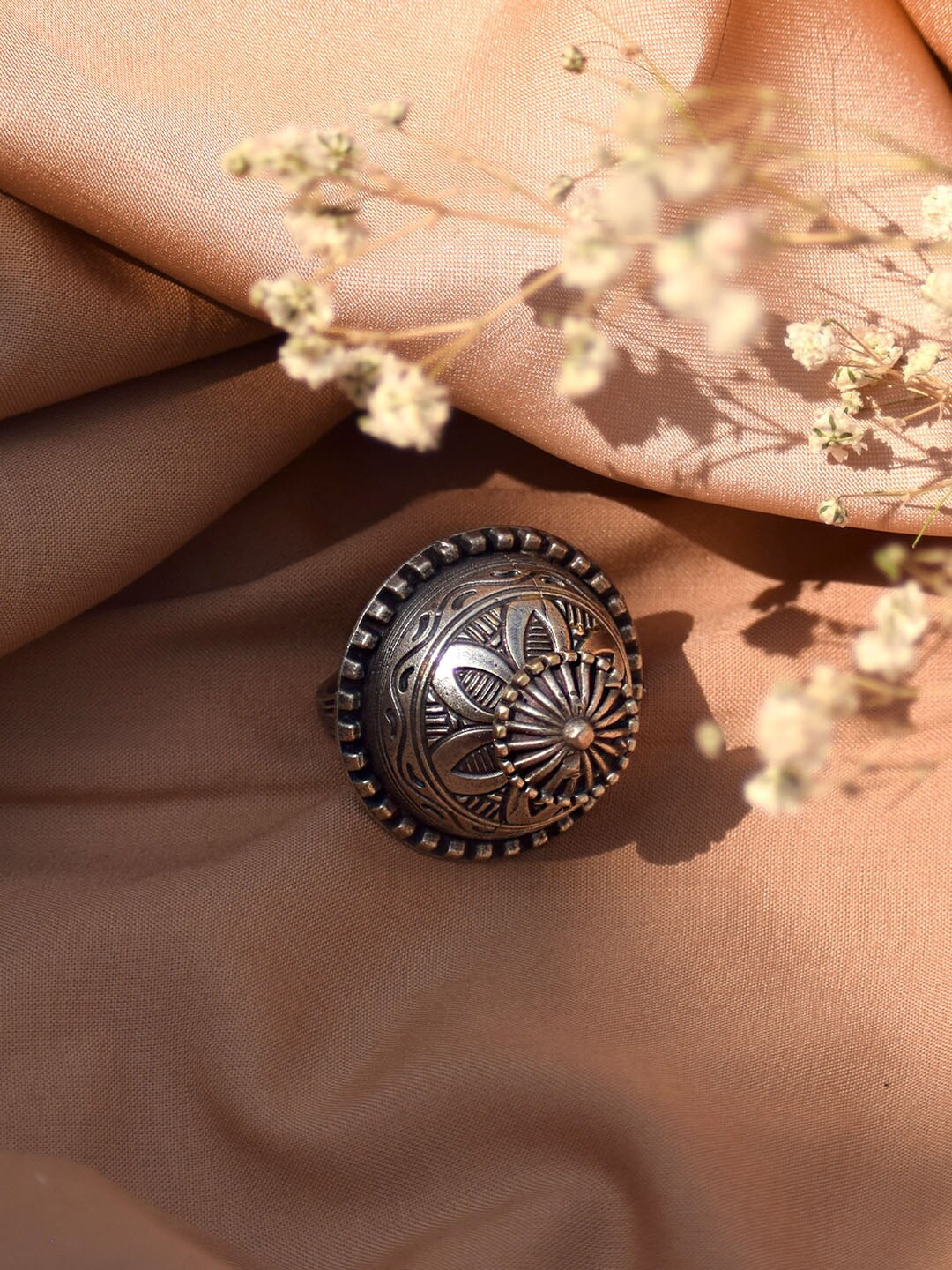 

TEEJH Oxidised Silver-Plated Sanchi Stupa Adjustable Finger Ring