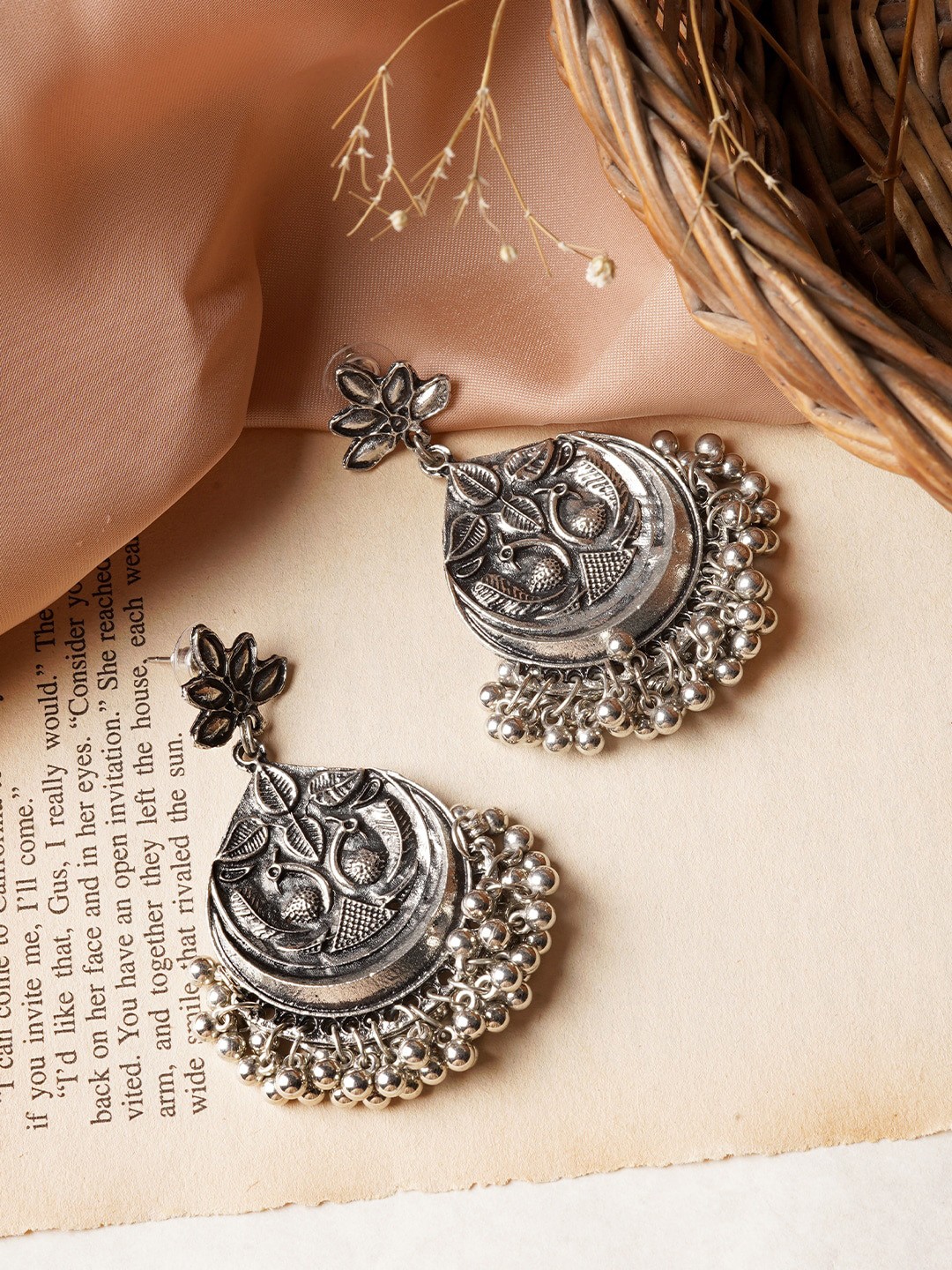 

TEEJH Silver-Toned Oxidised Contemporary Drop Earrings