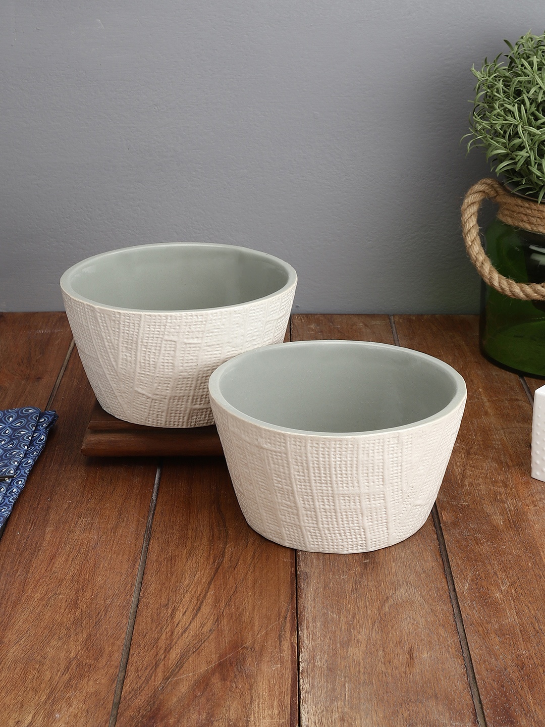 

MIAH Decor Cream-Coloured & 2 Pieces Handcrafted Textured Ceramic Matte Bowls