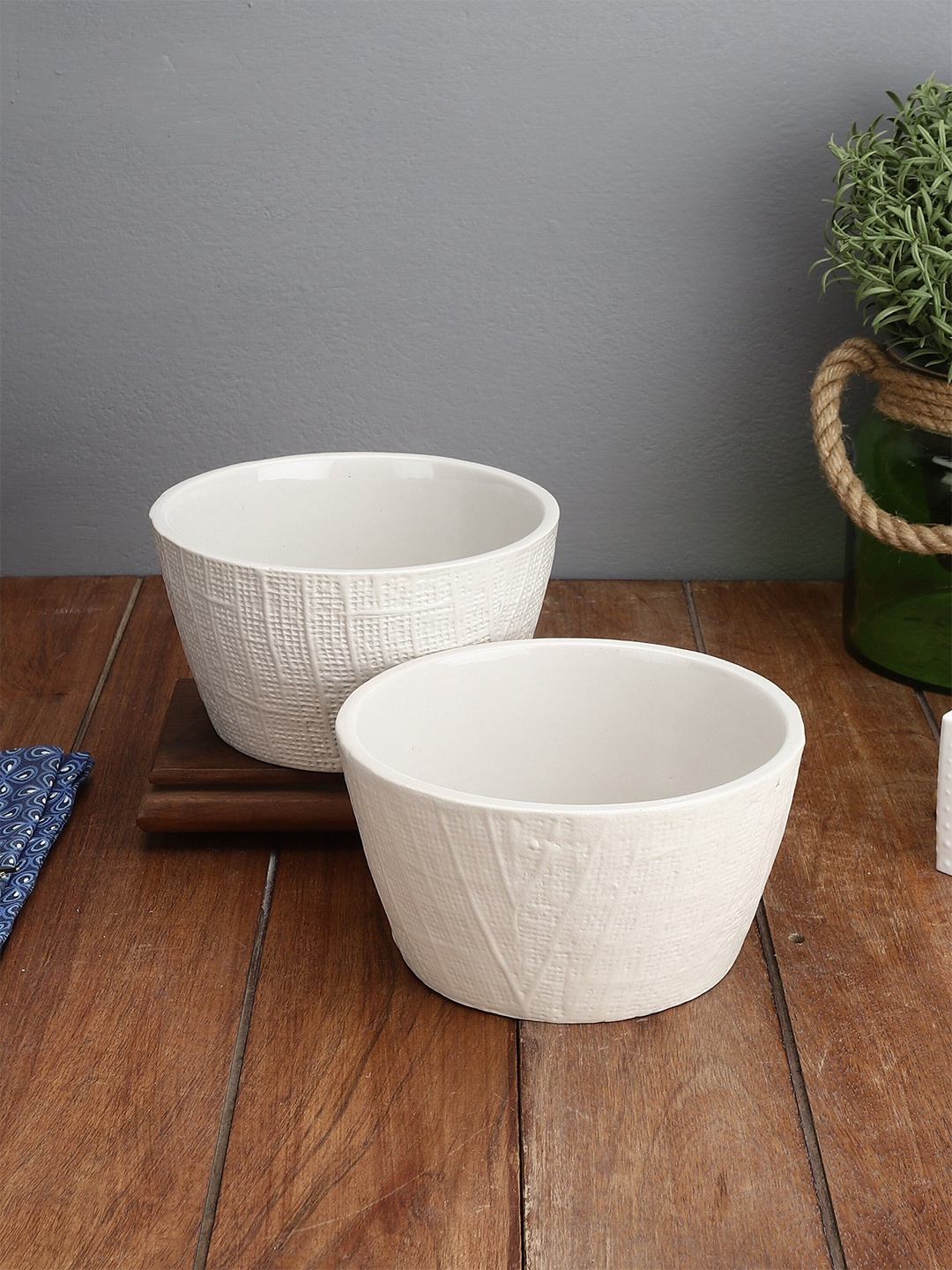 

MIAH Decor Cream-Coloured & 2 Pieces Handcrafted Textured Ceramic Matte Bowls