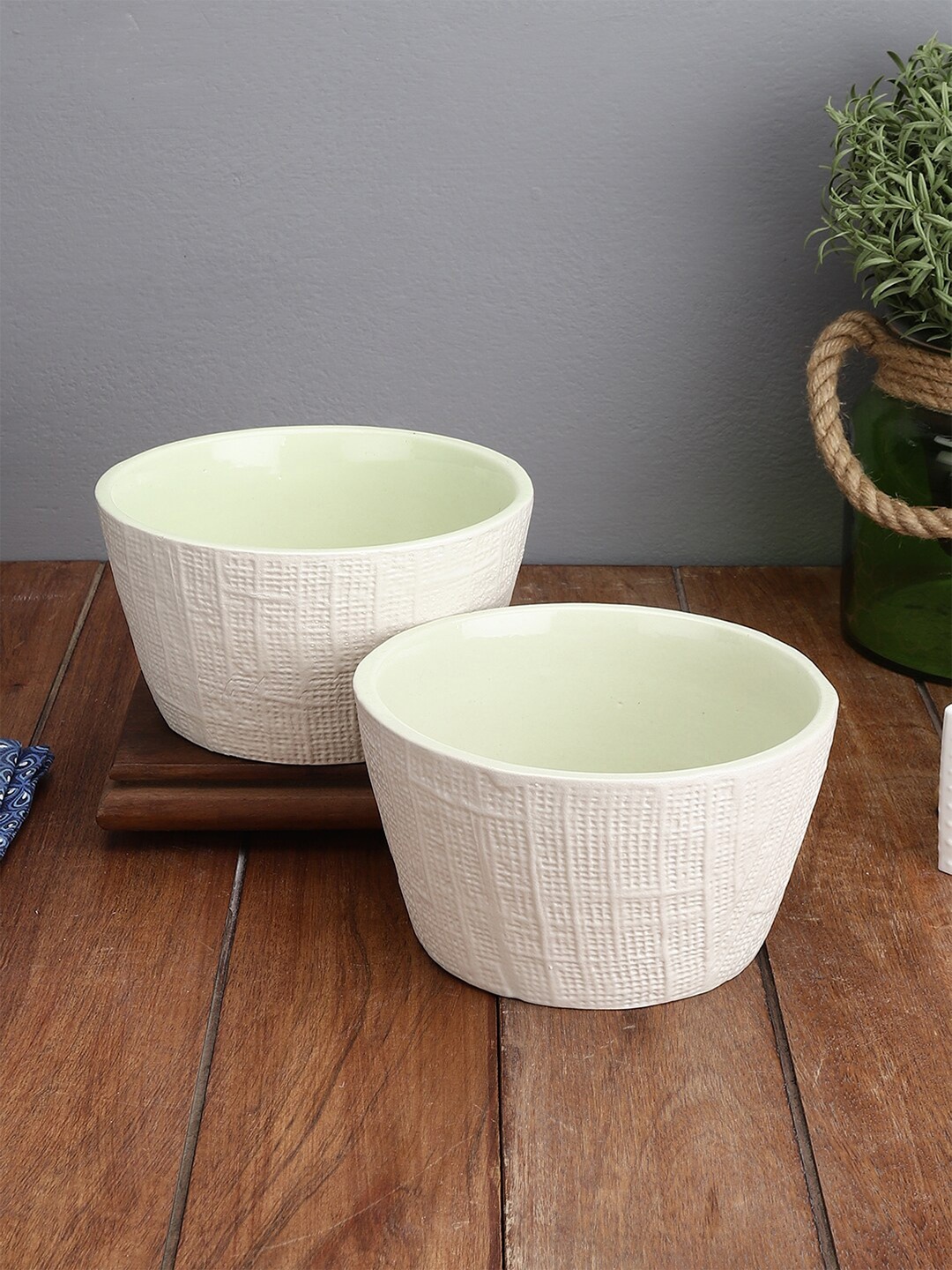 

MIAH Decor Cream-Coloured & Green 2 Pieces Handcrafted Textured Ceramic Matte Bowls