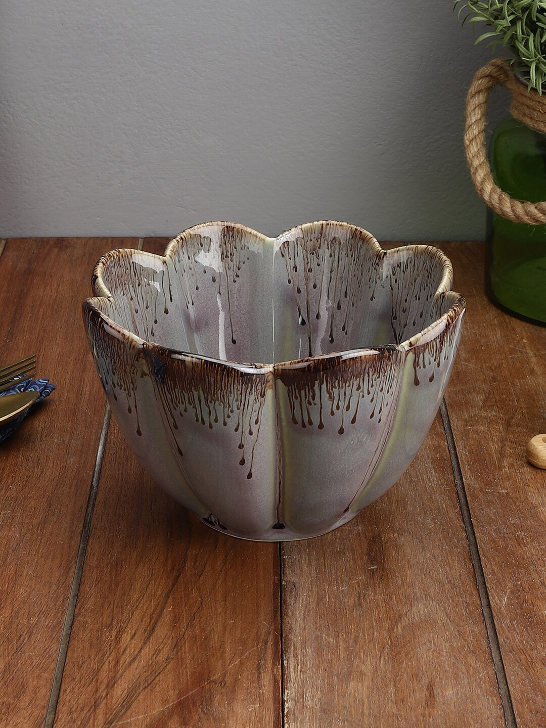 

MIAH Decor Grey & Brown 1 Pieces Handcrafted Printed Ceramic Glossy Bowl