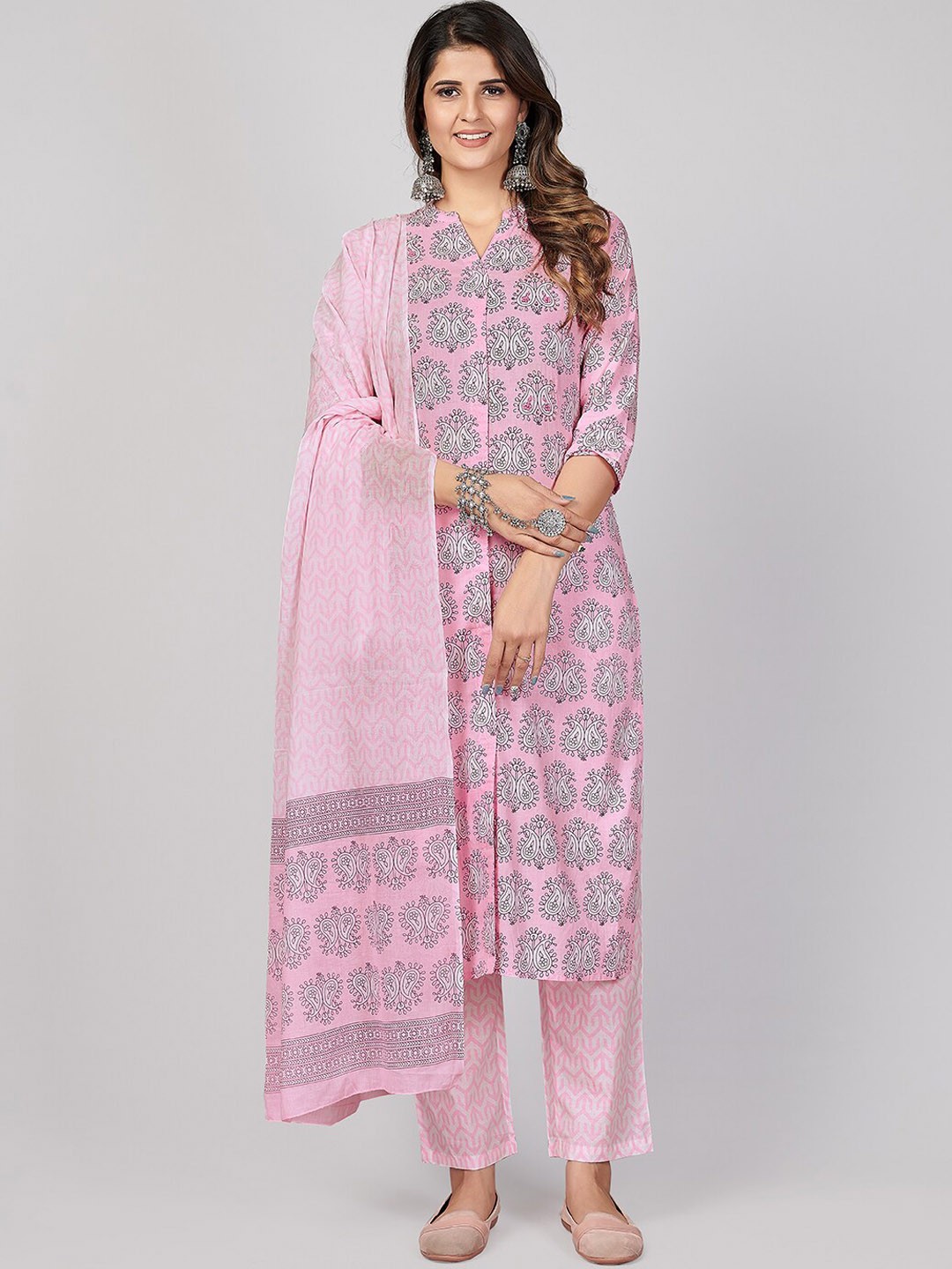 

Vbuyz Pink Ethnic Motif Printed & Embroidered Pure Cotton Kurta & Trouser With Dupatta