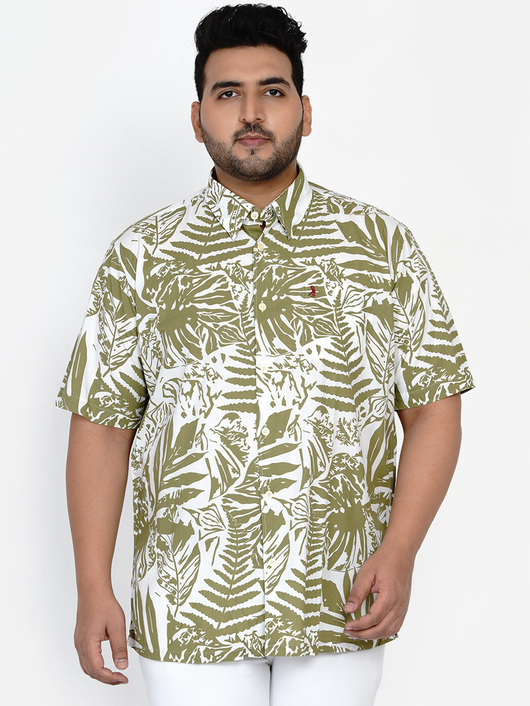 

Santonio Men Green & White Tropical Printed Casual Shirt