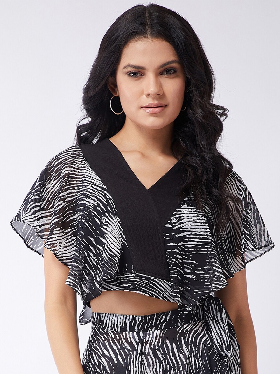 

Zima Leto Women Black Abstract Printed Georgette Regular Crop Top