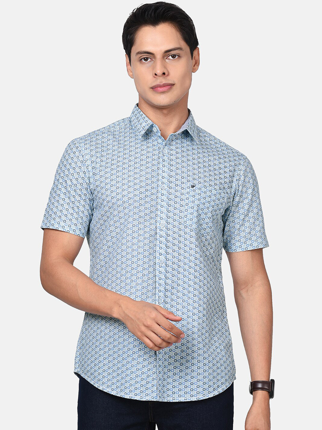 

t-base Men Blue Pure Cotton Geometric Printed Casual Shirt