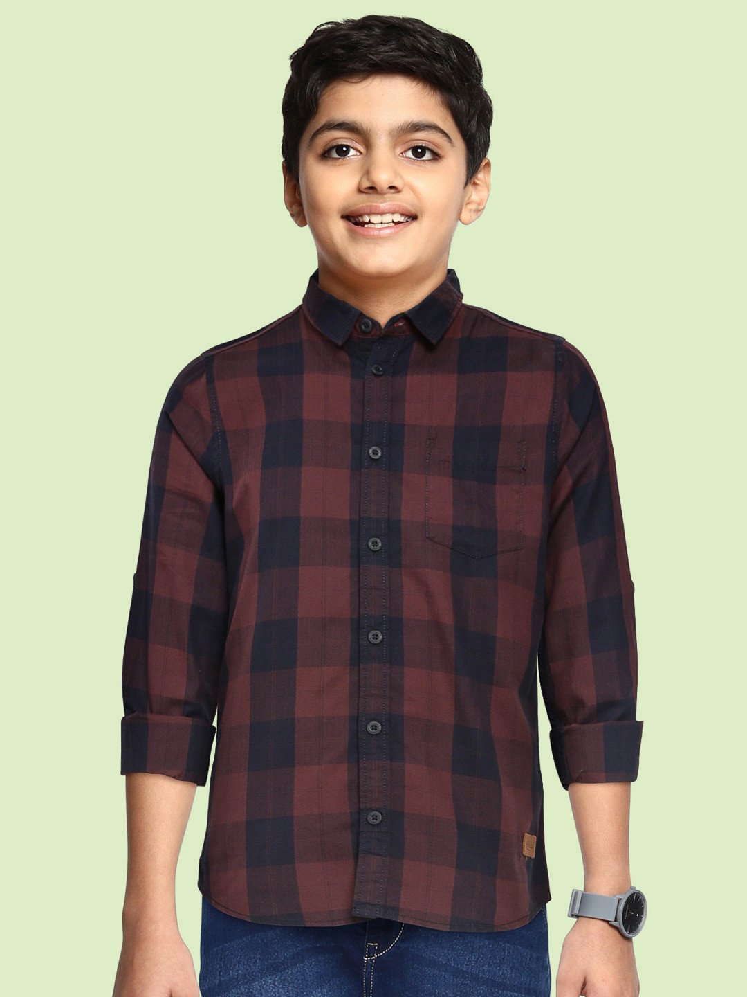 

UTH by Roadster Boys Maroon & Navy Blue Pure Cotton Checked Casual Shirt