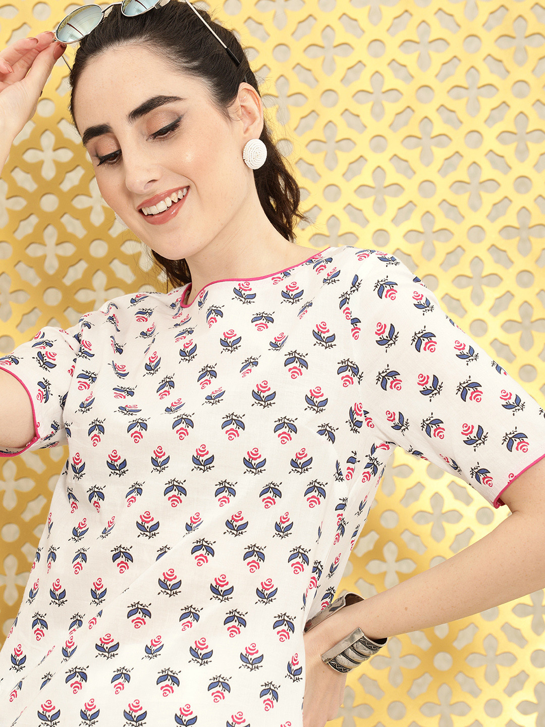 

Ode by House of Pataudi Women White Floral Printed Rozana Cotton Kurta with Palazzos