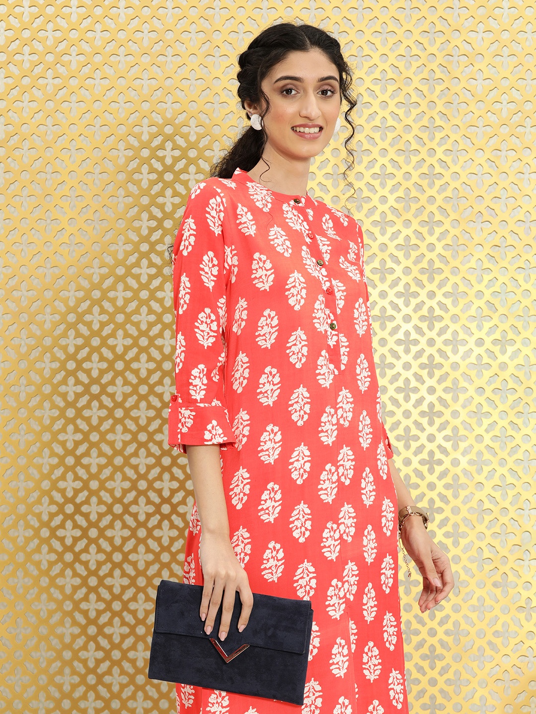 

Ode by House of Pataudi Women Red & White Ethnic Motifs Printed Rozana Straight Kurta