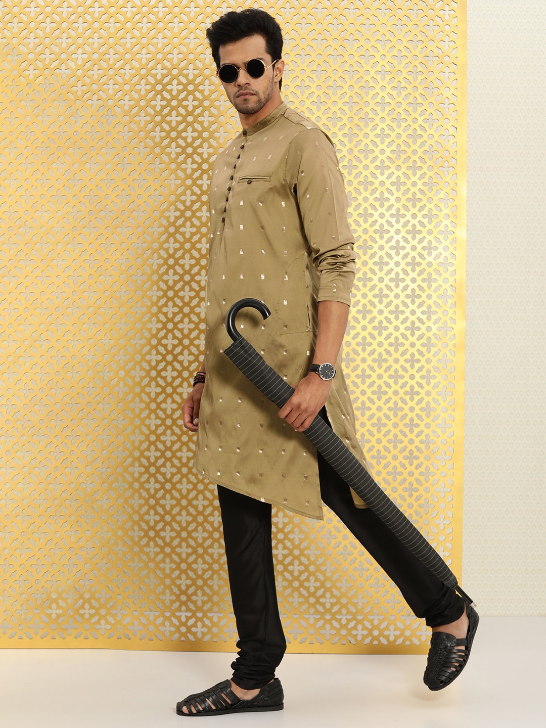 

Ode by House of Pataudi Men Green & Grey Printed Kurta