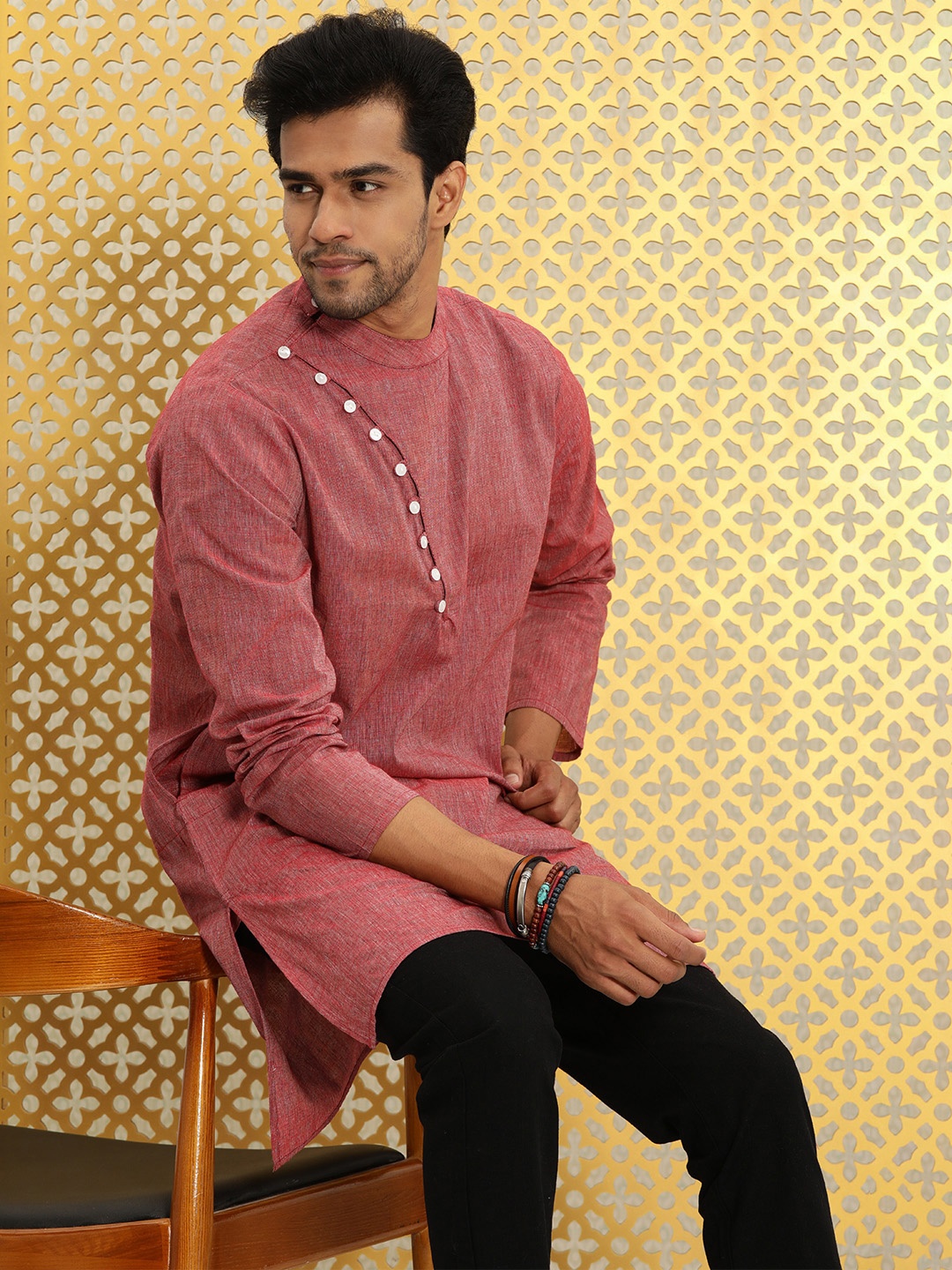 

Ode by House of Pataudi Men Red Woven Design Angrakha Kurta