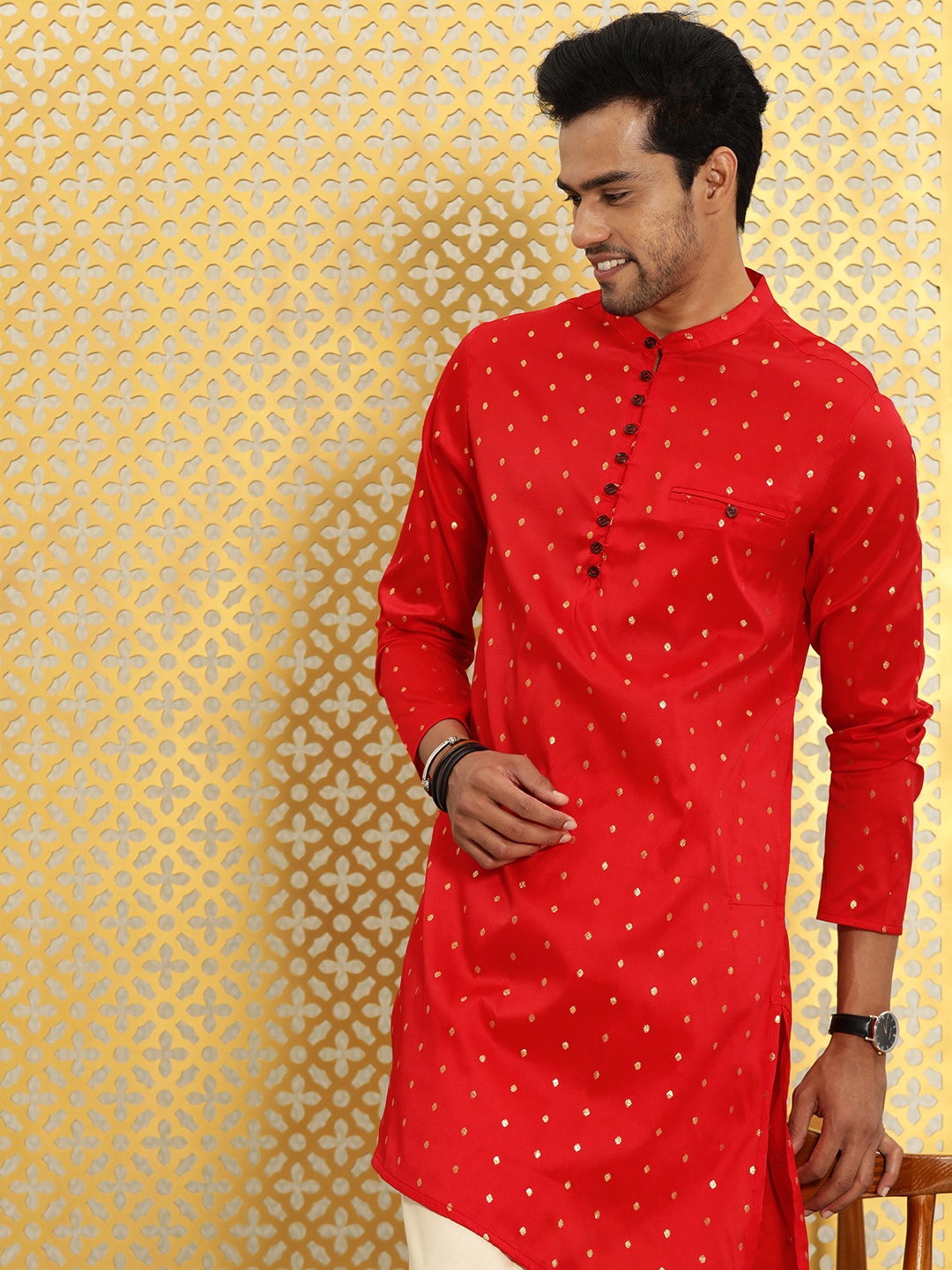 

Ode by House of Pataudi Men Red & Gold-Toned Printed Kurta