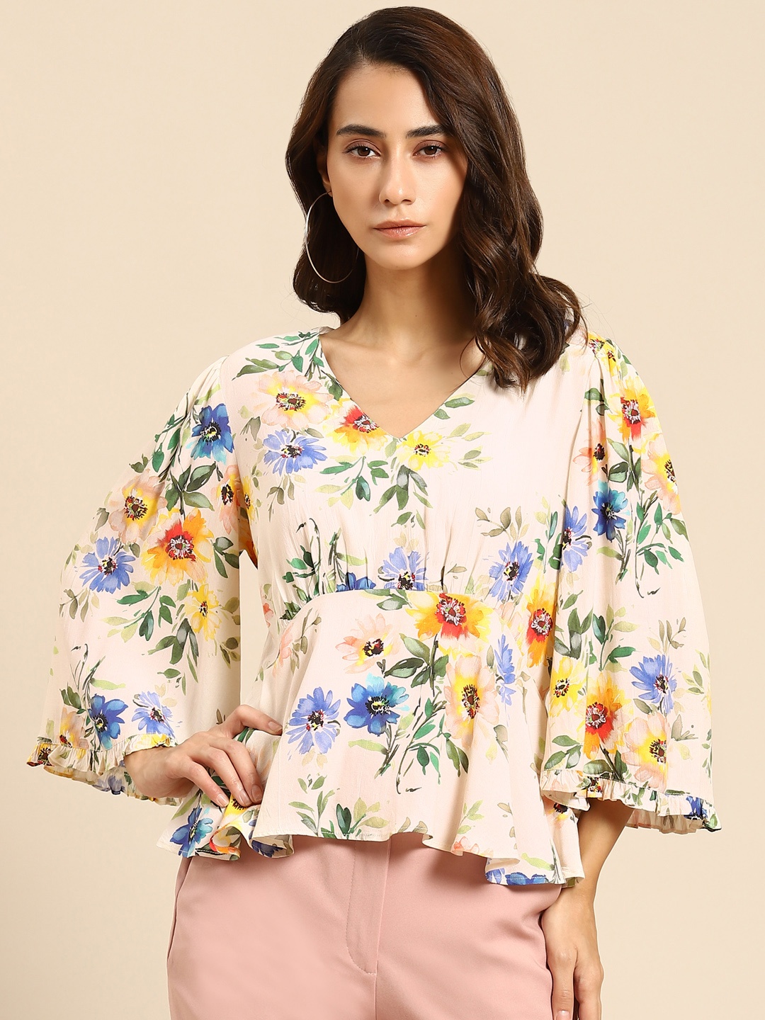 

COVER STORY Off White Floral Regular Top