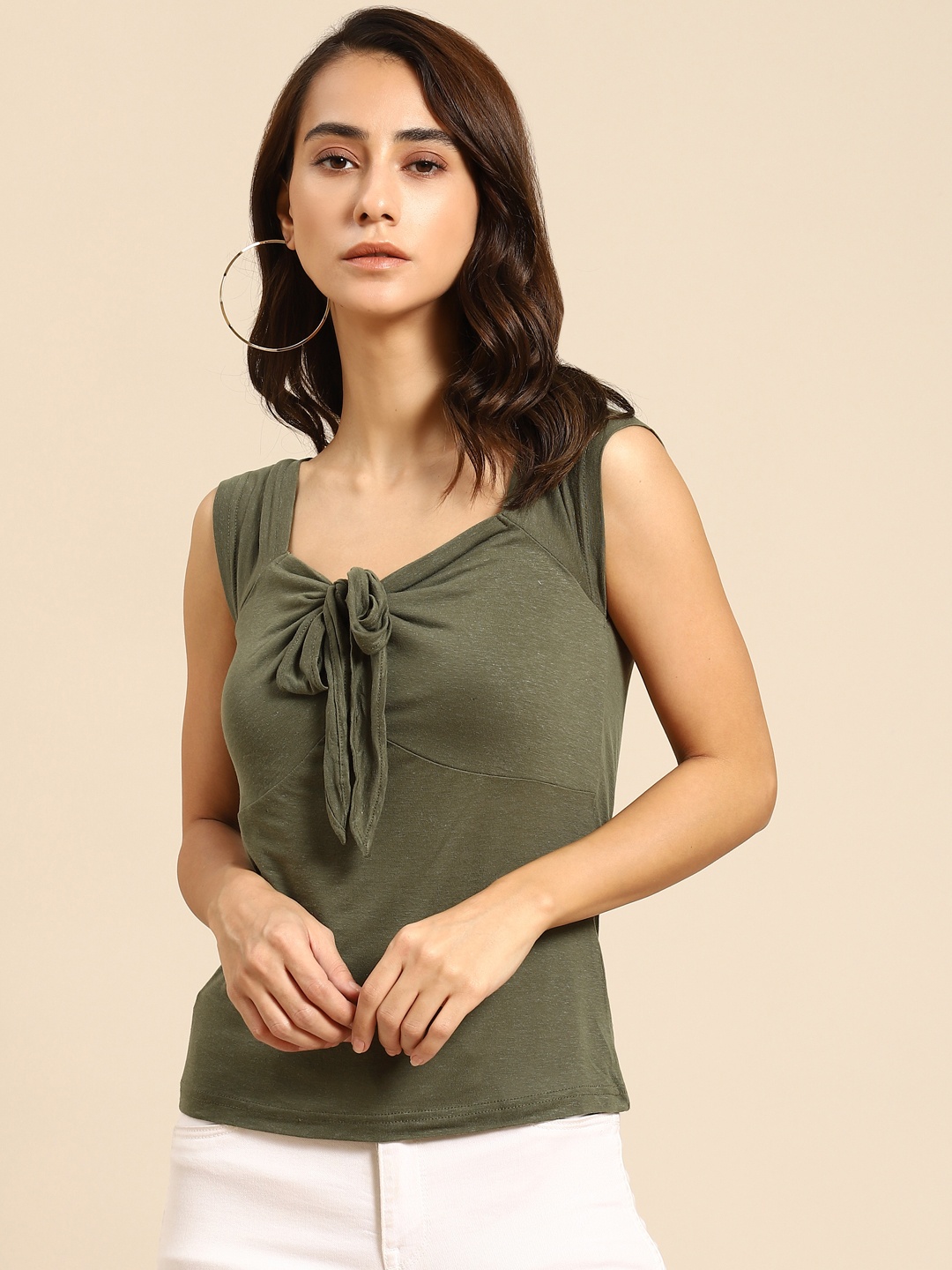 

COVER STORY Olive Green Sweetheart Neck Linen Regular Top