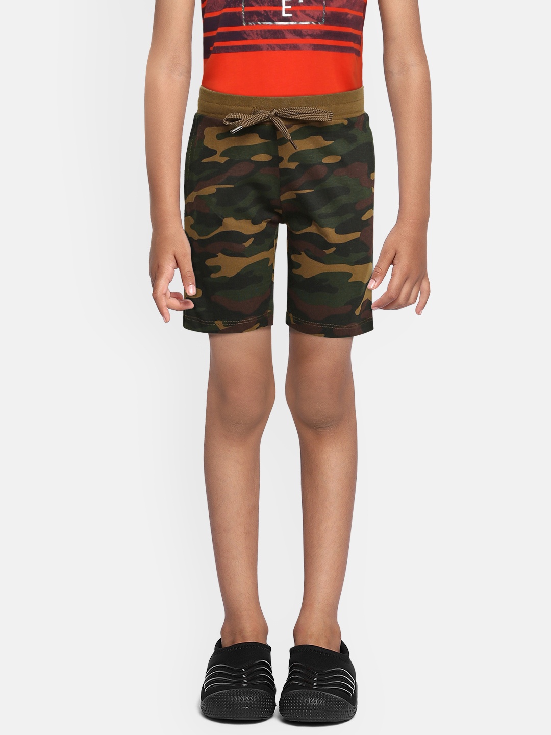 

Urbano Juniors Boys Green Camouflage Printed Regular Shorts