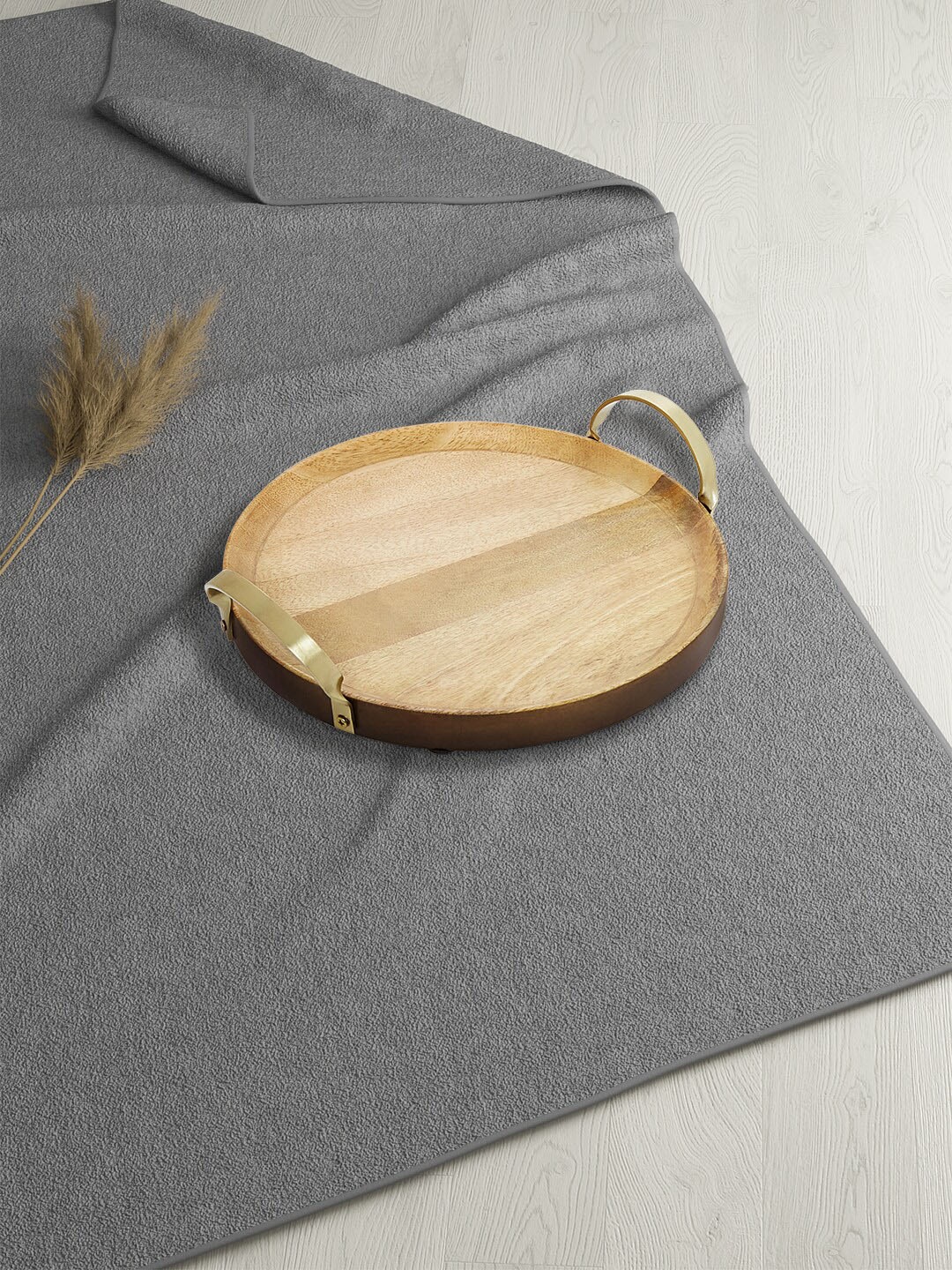 

Living scapes by Pantaloons Gold-Toned & Brown Solid Round Wooden Tray