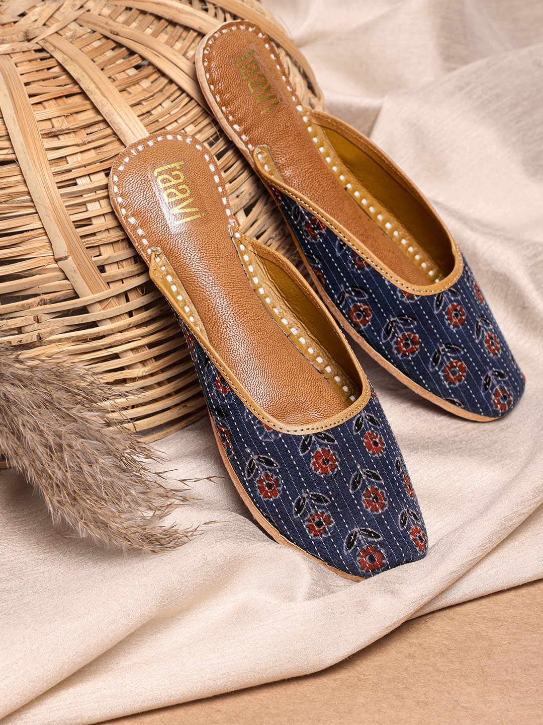 

Taavi Women Navy Blue & White Pin Striped Ethnic Motifs Print Handcrafted Mules