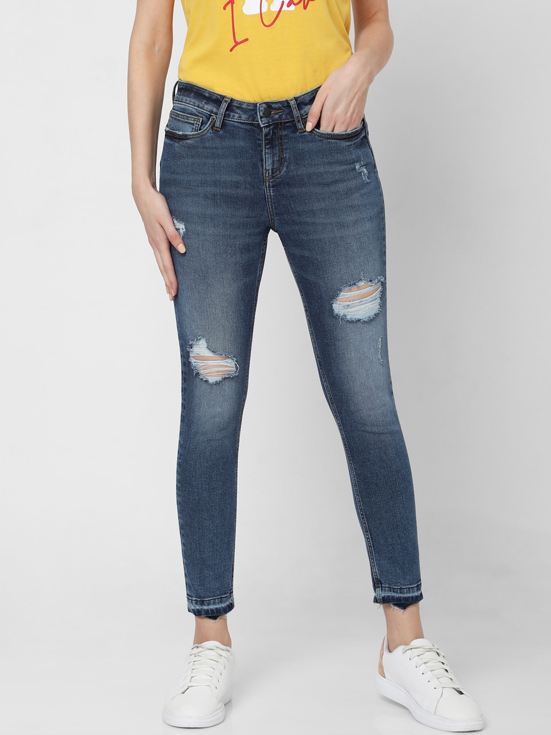 

Vero Moda Women Blue Skinny Fit Mildly Distressed Light Fade Jeans