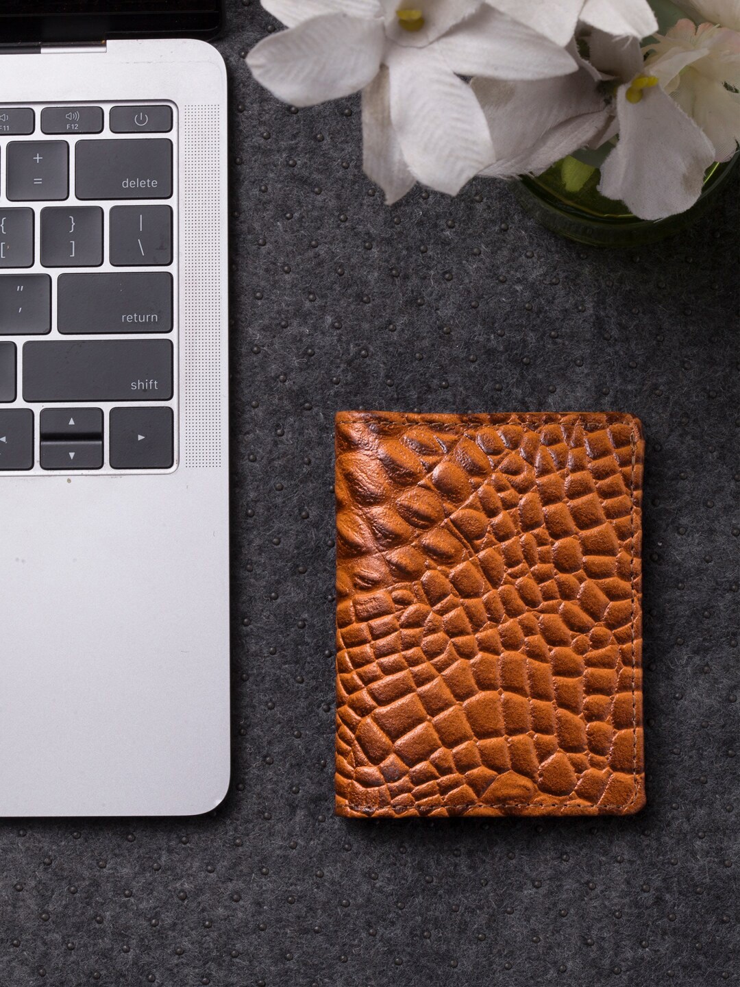 

IMUR Men Tan Brown Textured Leather Card Holder