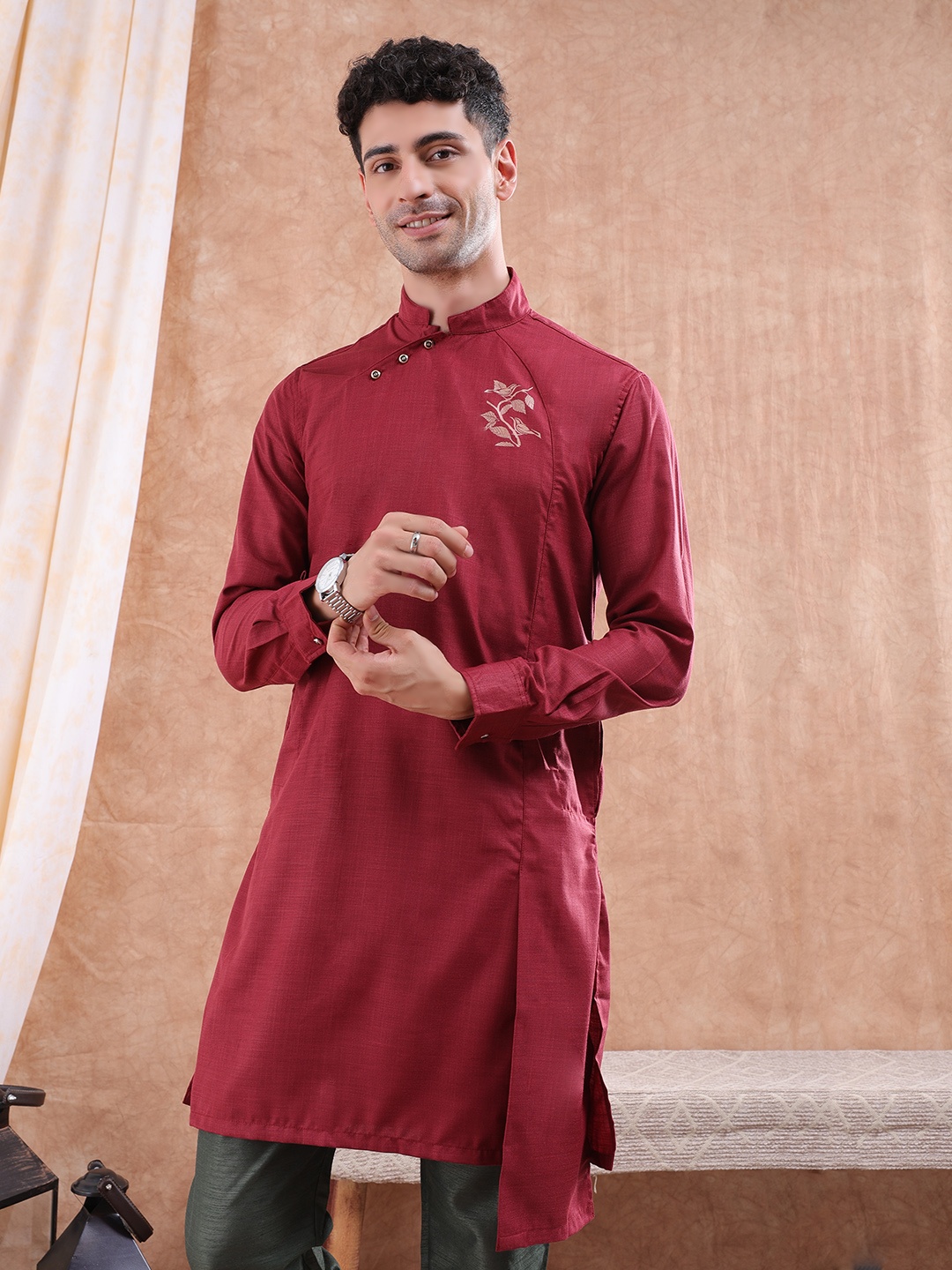 

Freehand by The Indian Garage Co Men Maroon Kurta