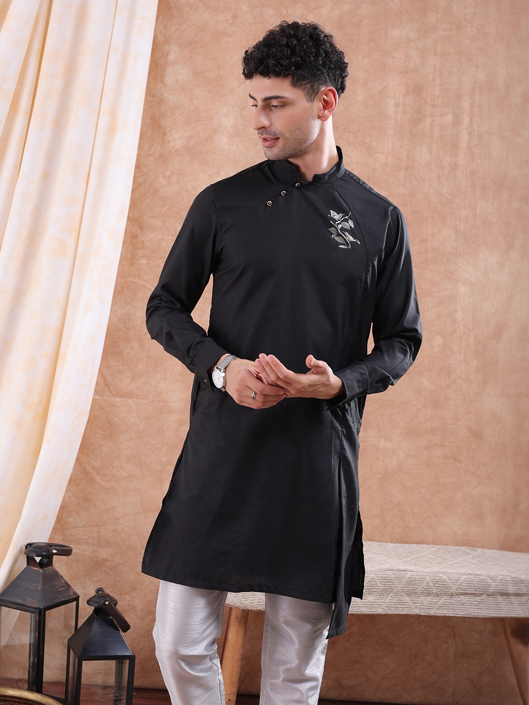 

Freehand by The Indian Garage Co Men Black Kurta