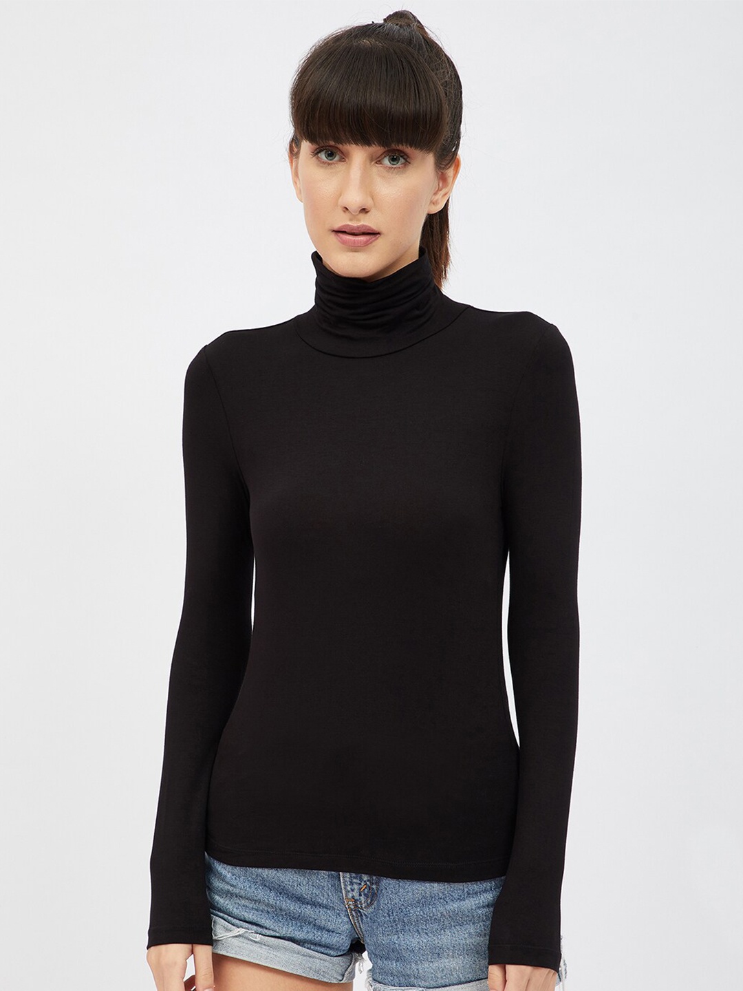 

Harpa Black Fitted Top