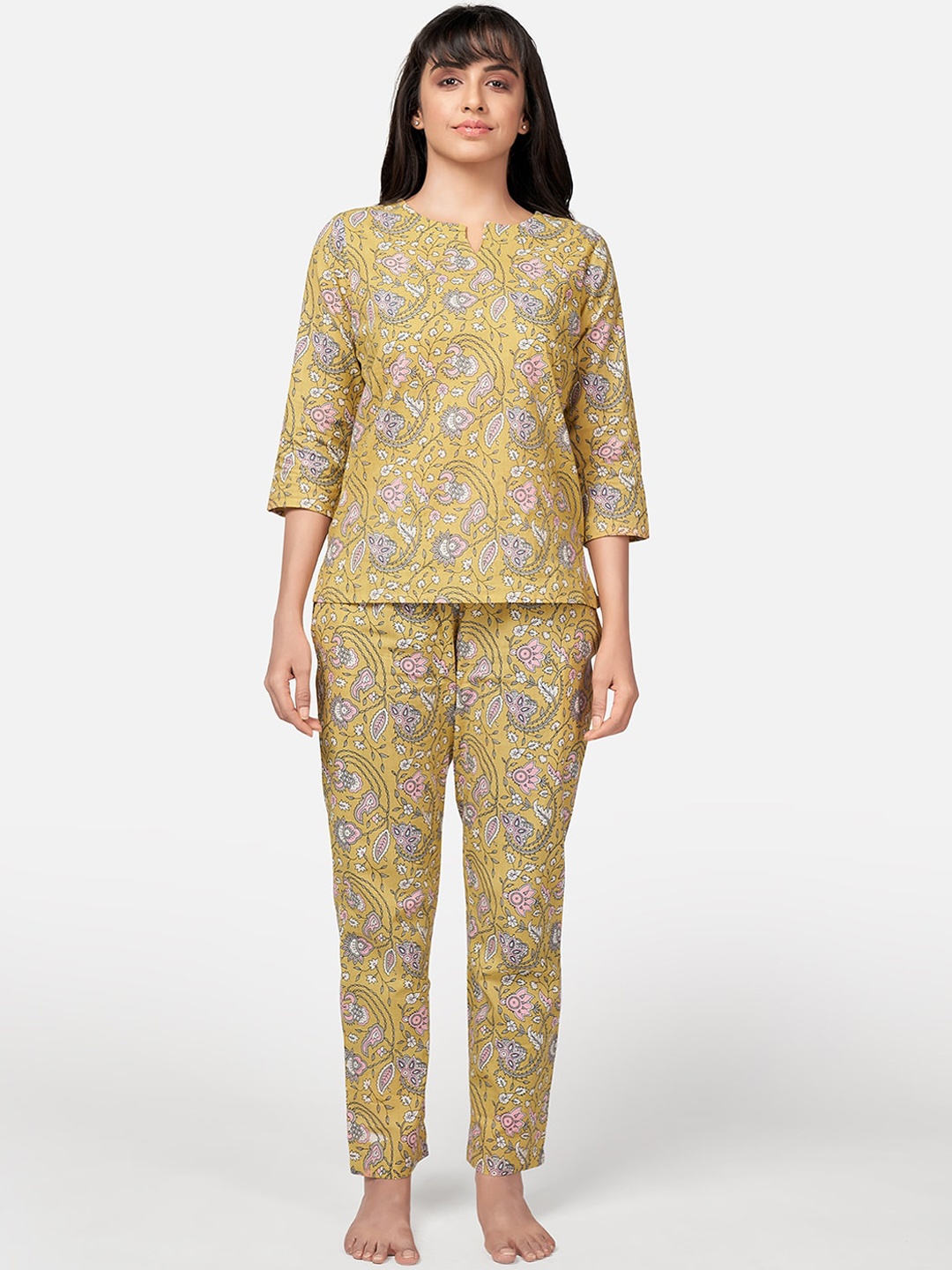 

Vbuyz Women Yellow & White Printed Night suit