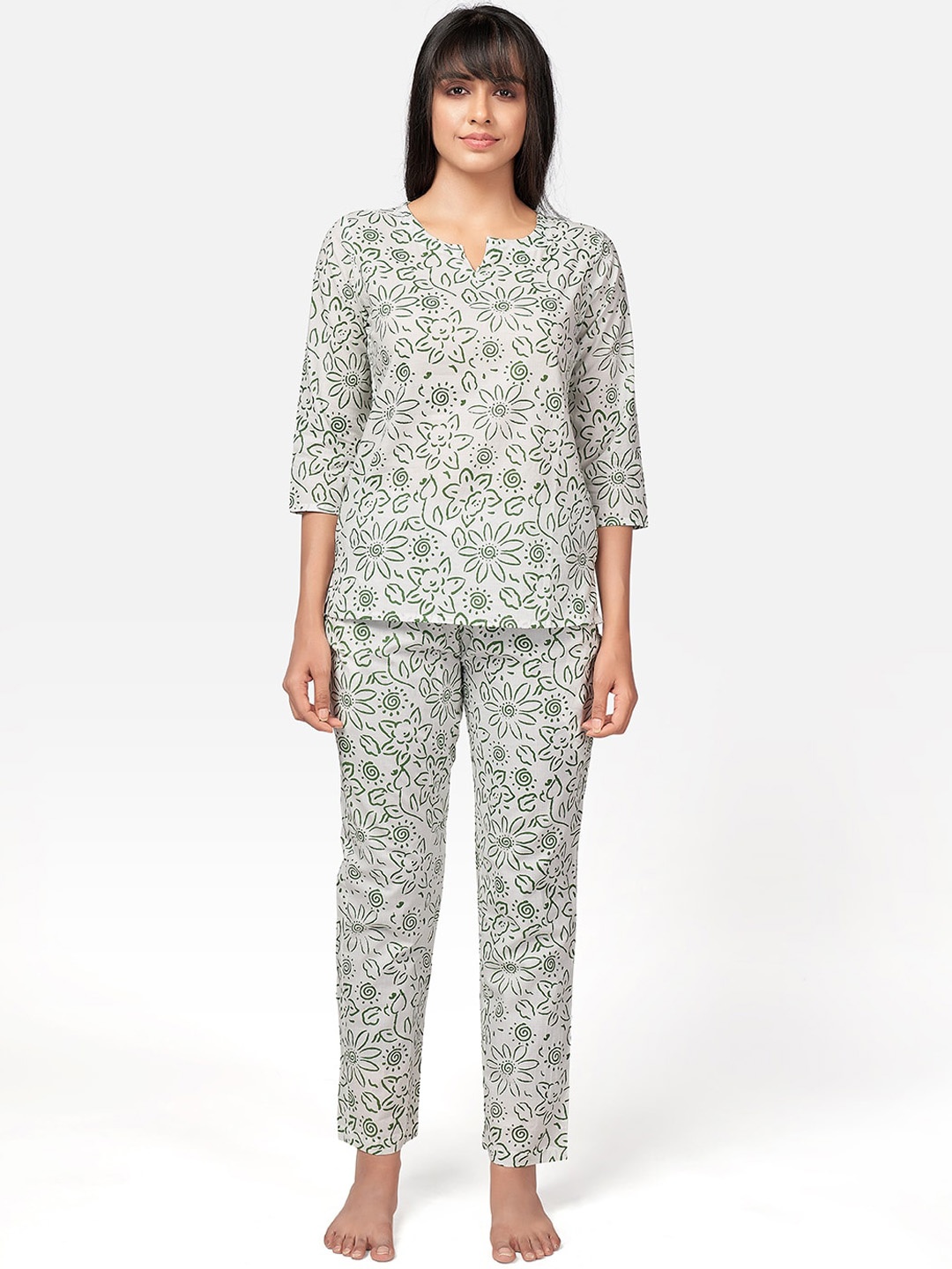

Vbuyz Women White & Green Printed Night suit