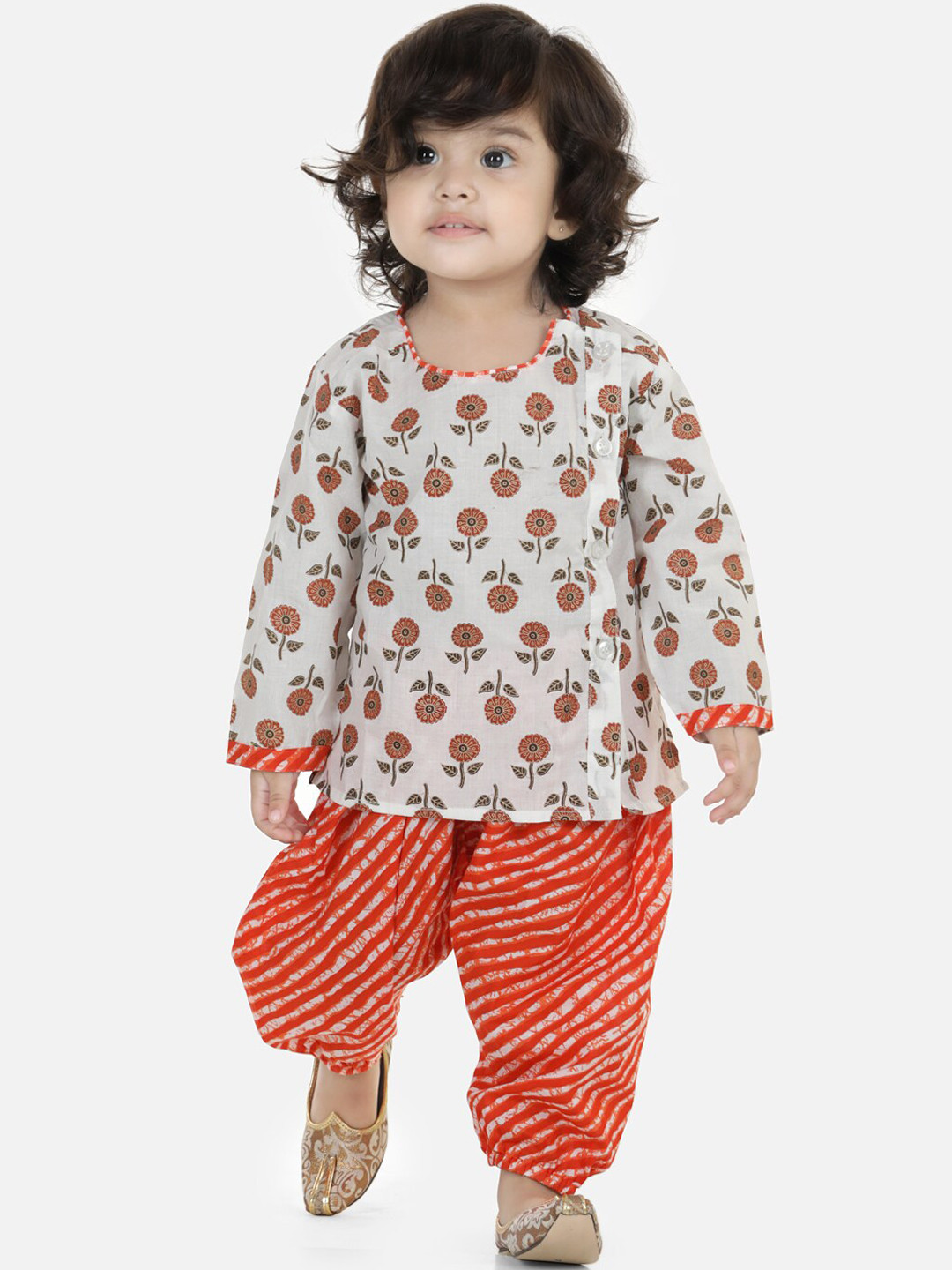 

BownBee Boys Orange Ethnic Motifs Printed Pure Cotton Kurti with Leheriya Dyed Dhoti Pants