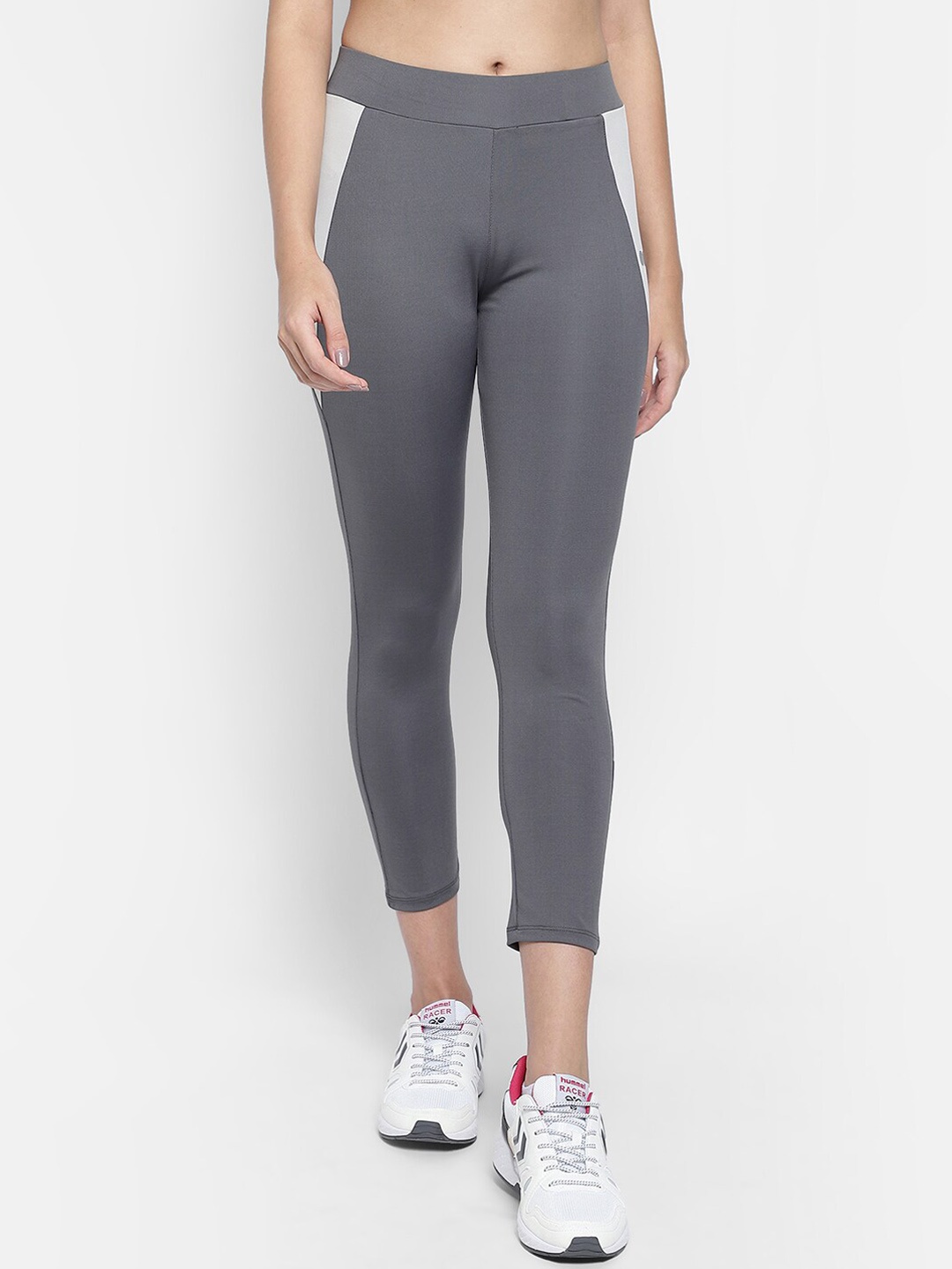 

Clovia Women Grey & White Solid Activewear Ankle-Length Sports Tights