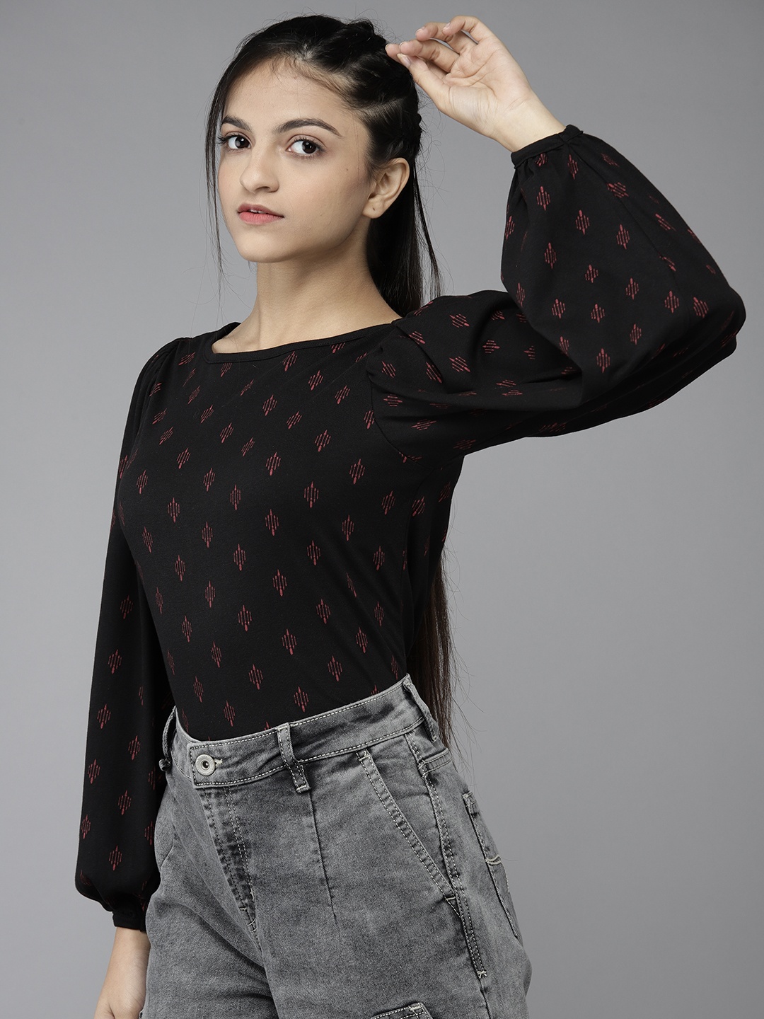 

UTH by Roadster Teen Girls Black & Maroon Ditsy Geometric Print Top